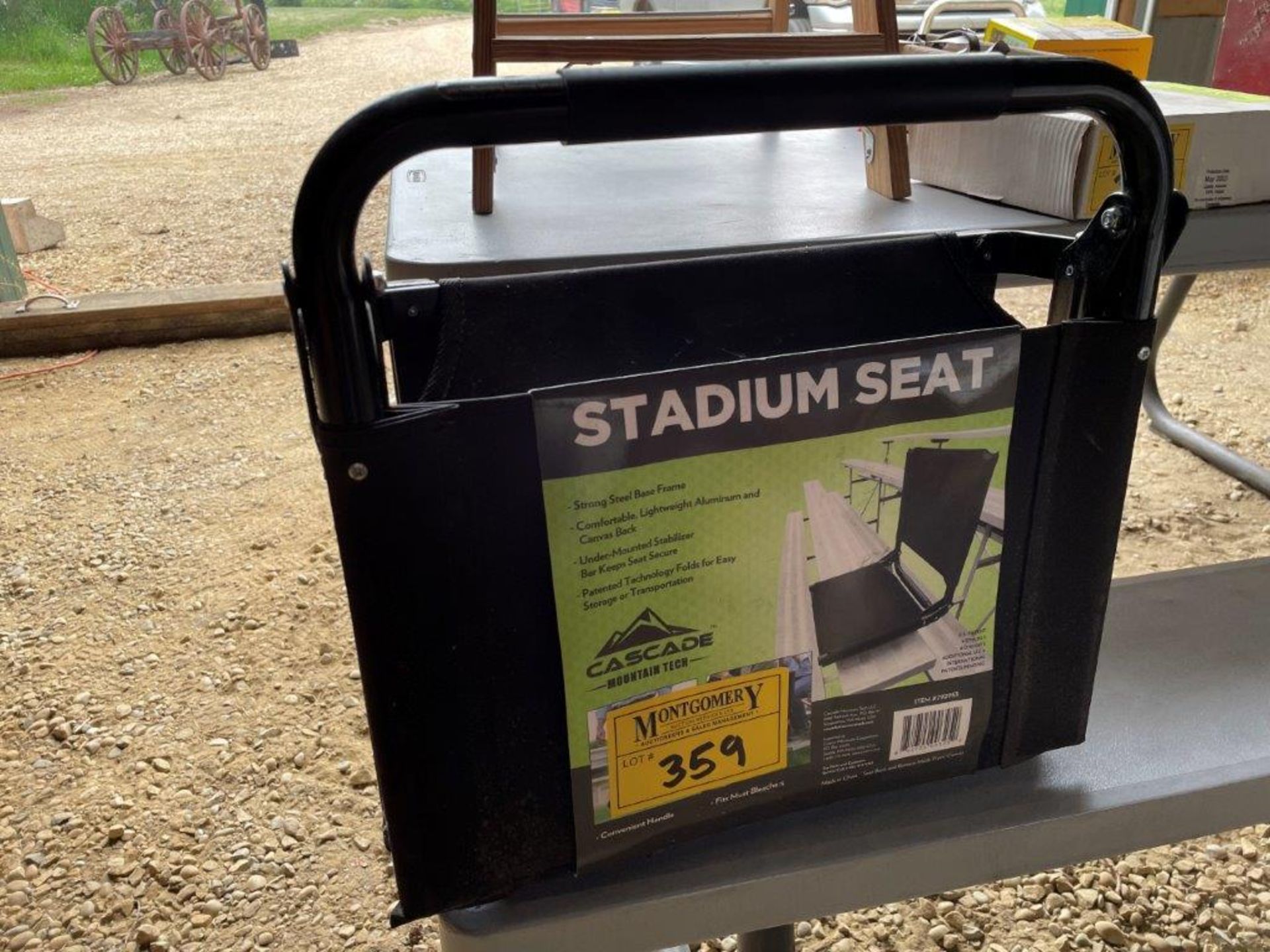 5FT PORTABLE STADIUM SEAT - NEW