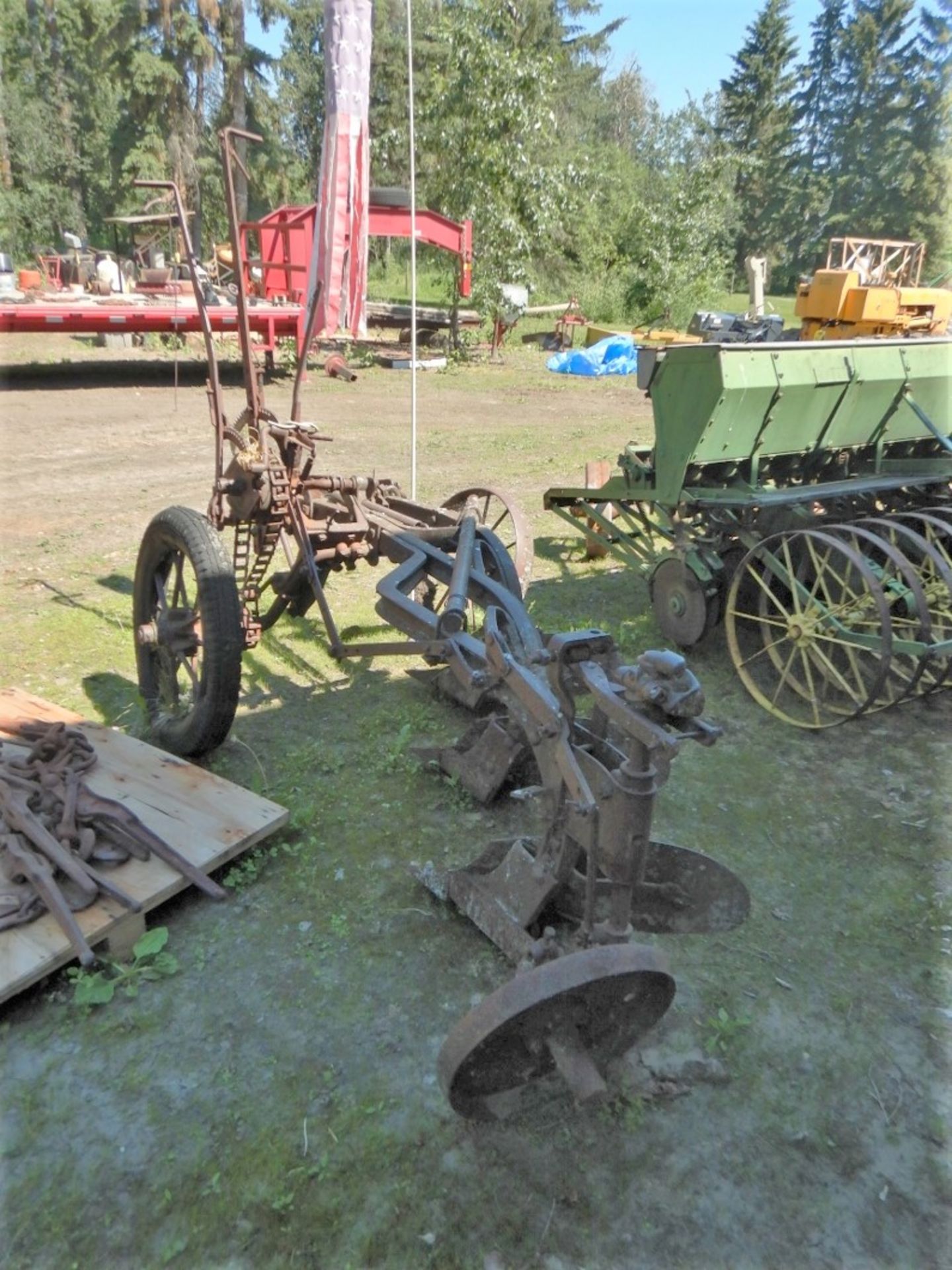 VINTAGE COCKSHUTT 3-BOTTOM PLOW - Image 3 of 3