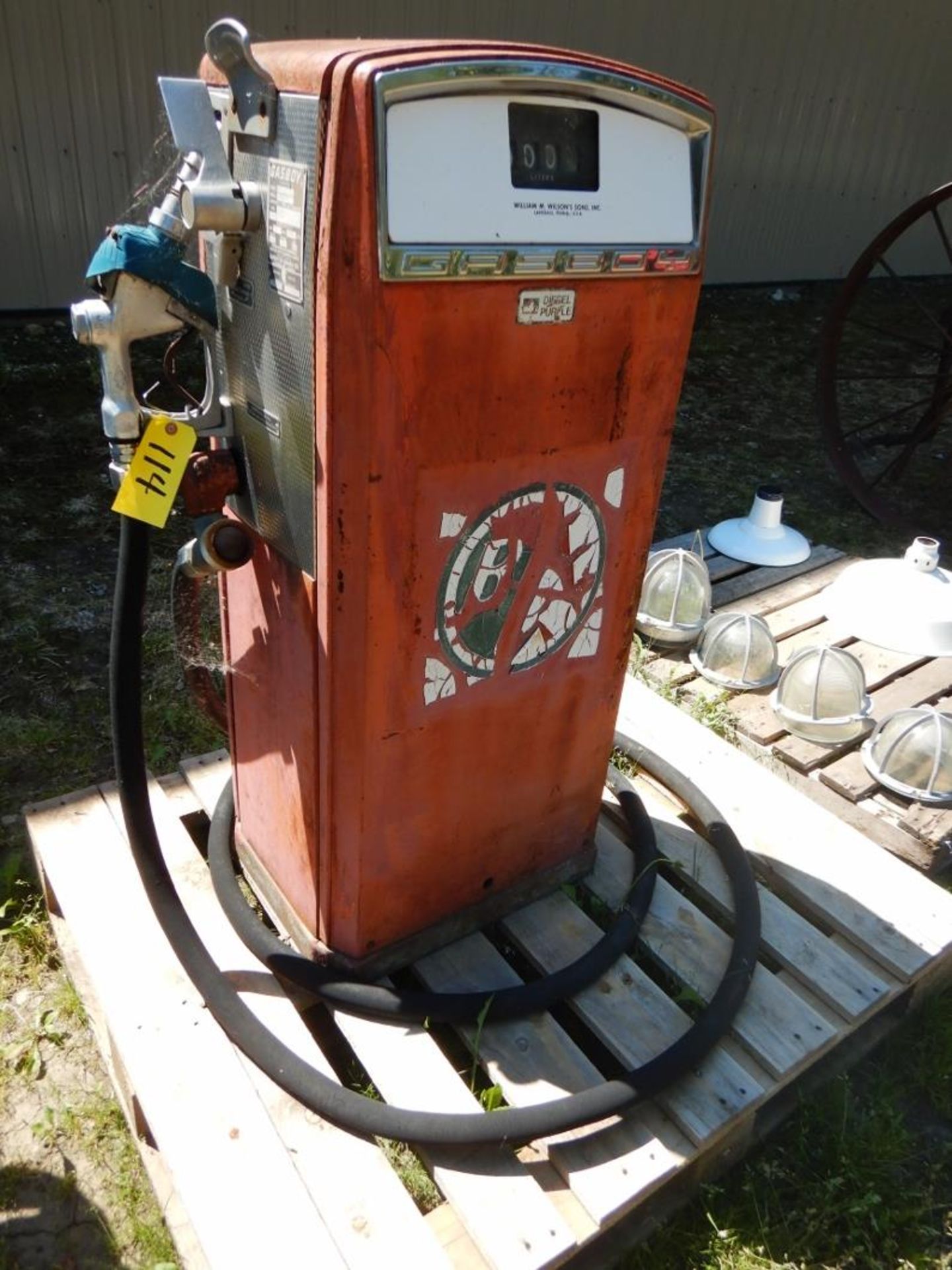 VINTAGE GAS BOY #53 GAS STATION FUEL PUMP S/N 1221 (SAID TO BE WORKING GOOD)