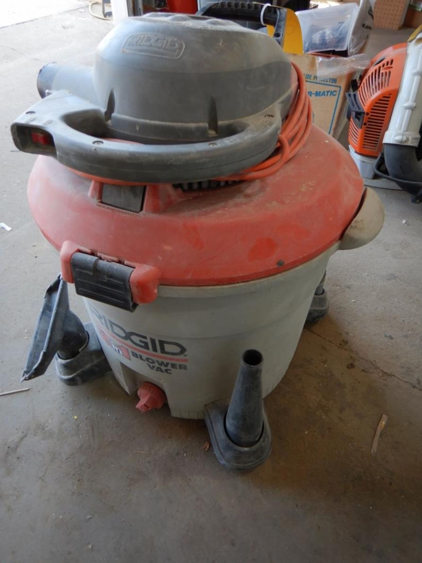 RIDGID 2 IN 1 BLOWER/VACUUM - Image 2 of 2