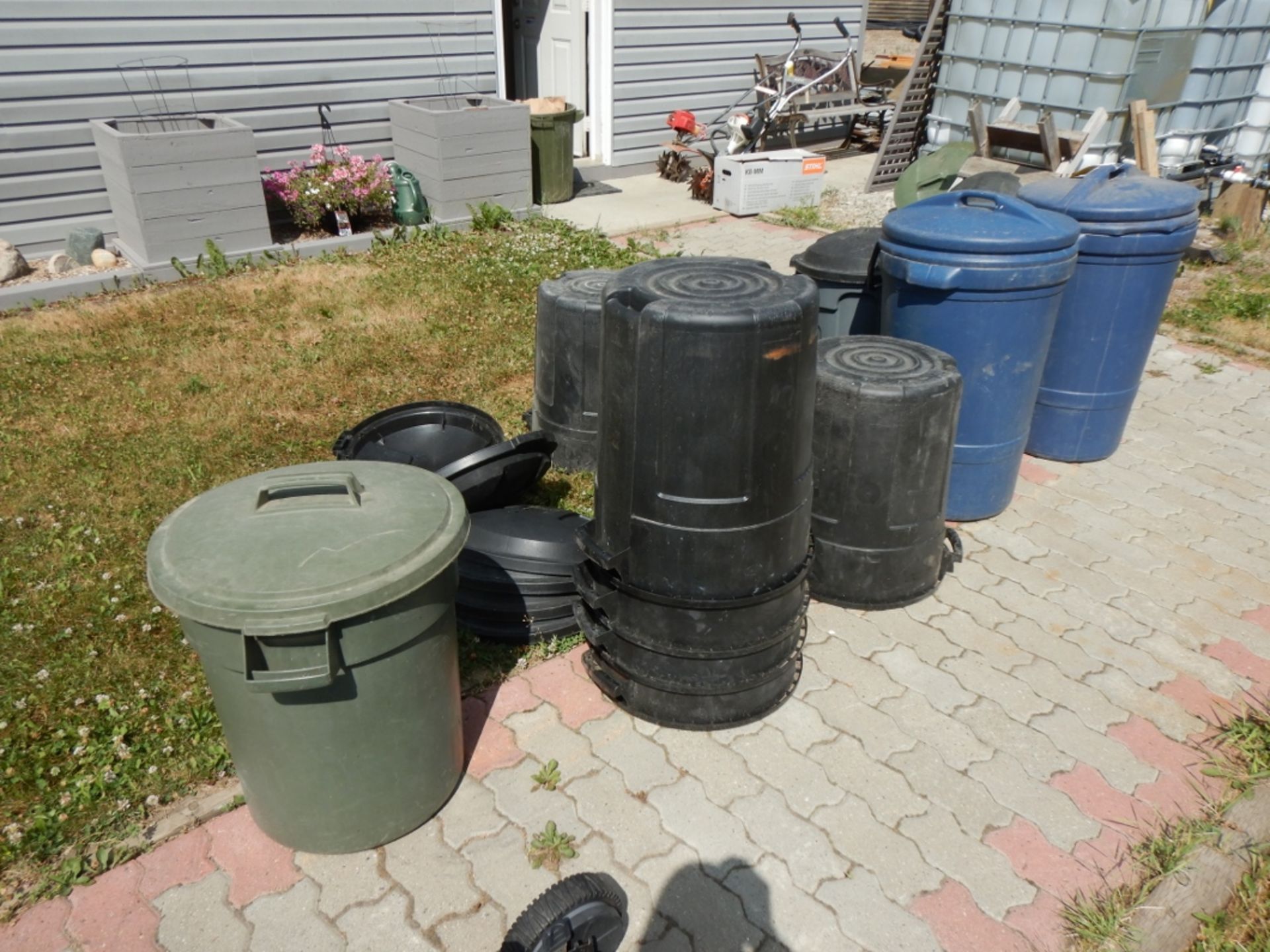 L/O ASSORTED POLY GARBAGE CONTAINERS - Image 2 of 4