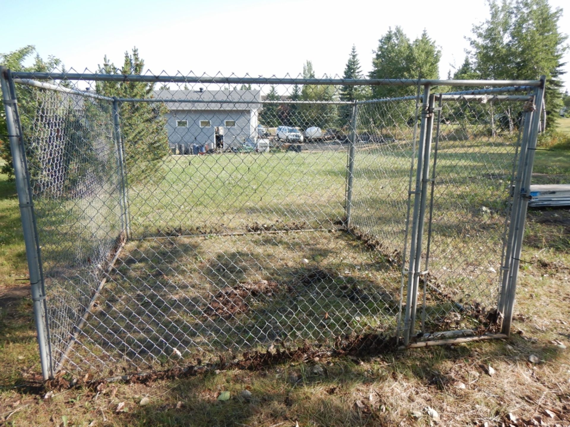 10FTX10FT CHAIN LINK DOG RUN W/MAN GATE - Image 2 of 2