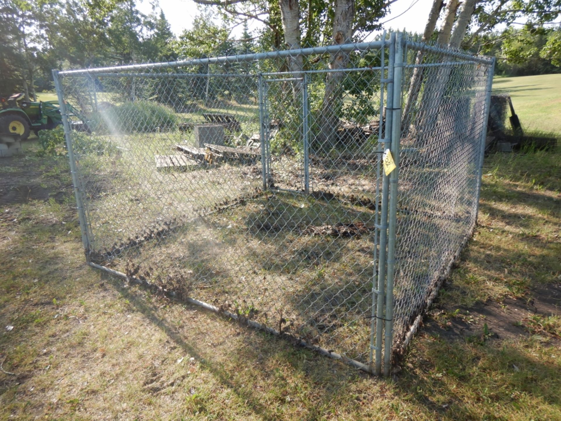 10FTX10FT CHAIN LINK DOG RUN W/MAN GATE