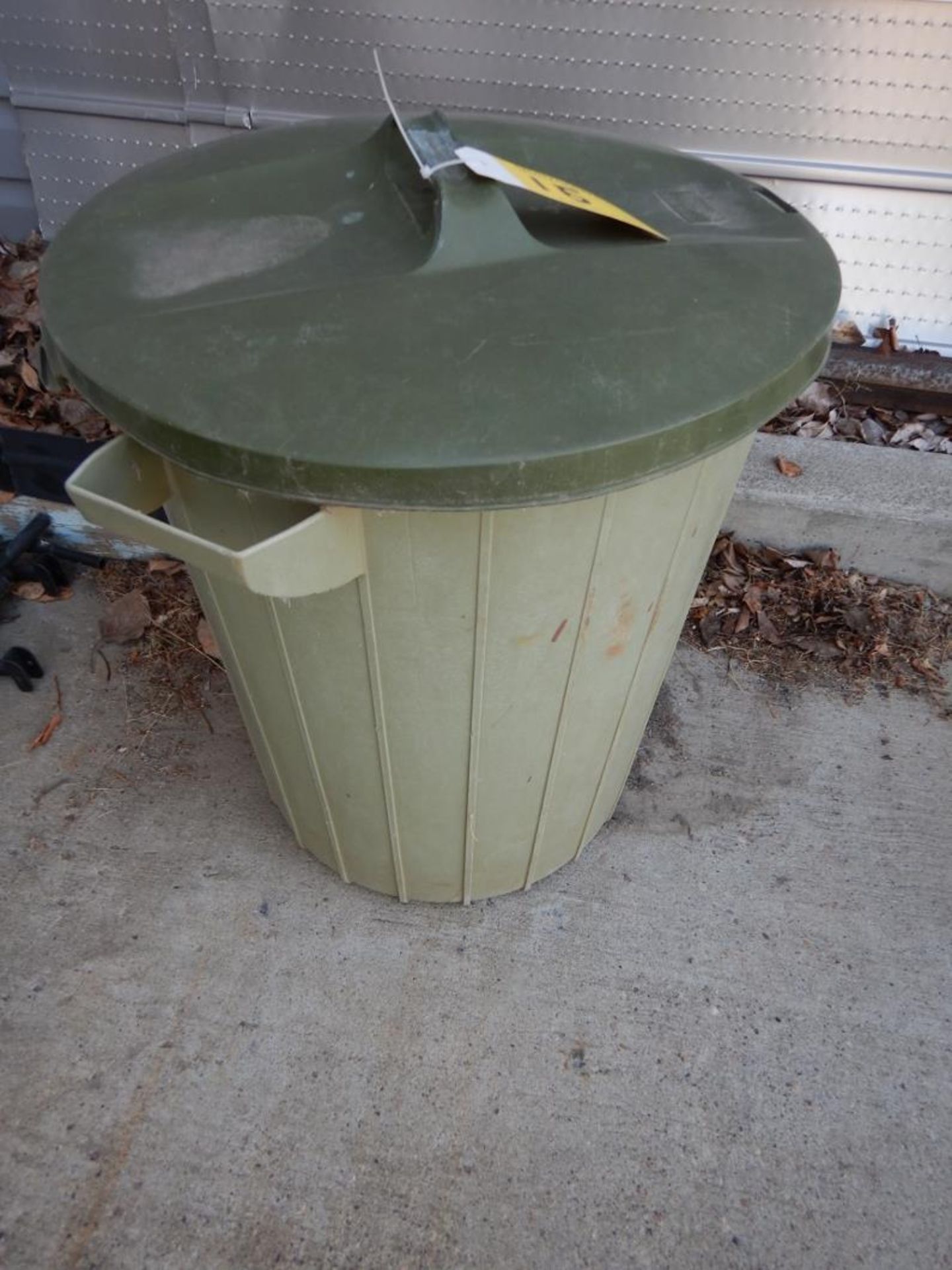 L/O ASSORTED POLY GARBAGE CONTAINERS - Image 3 of 4