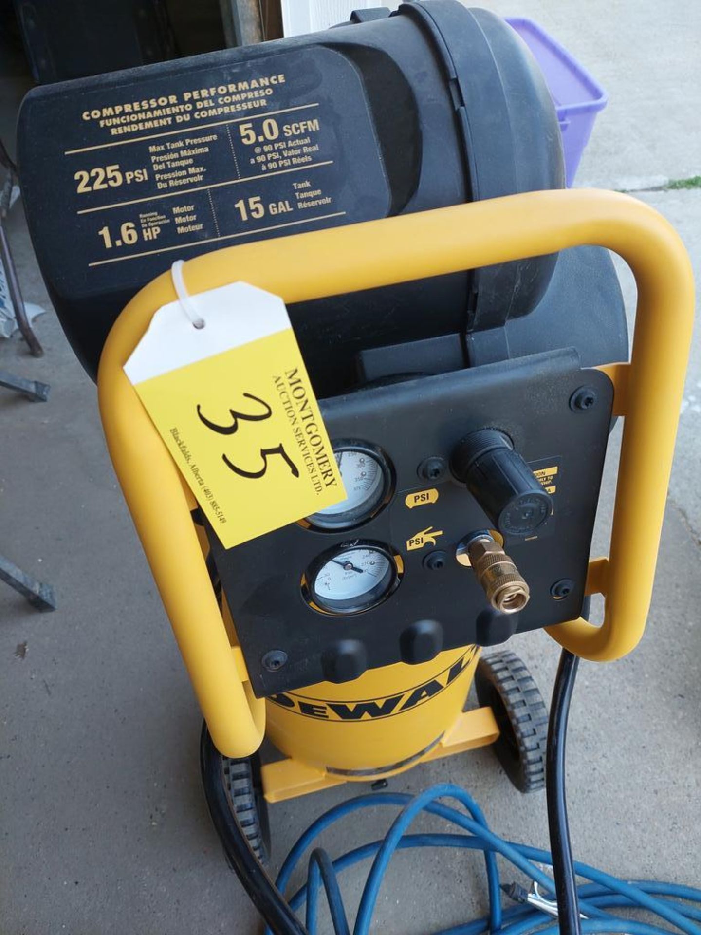 DEWALT PORTABLE UPRIGHT AIR COMPRESSOR - 225PSI/1.6HP/15GAL/110V - Image 5 of 5