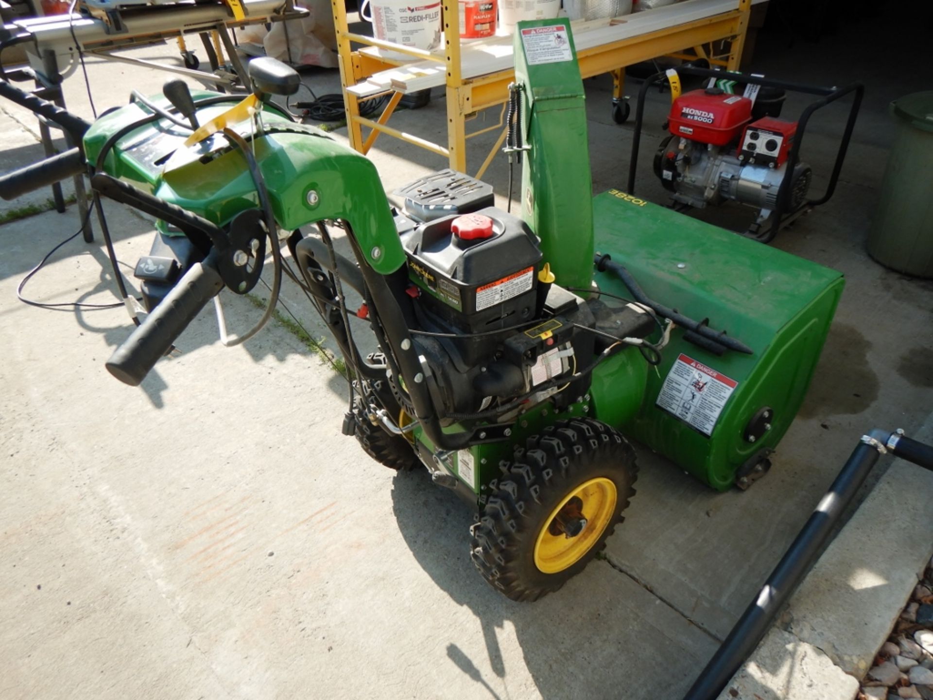 JOHN DEERE 1028E 2-STAGE SNOW BLOWER 305CC W/ ELECTRIC START, S/N 1LM1028EVAB025715 - Image 2 of 7