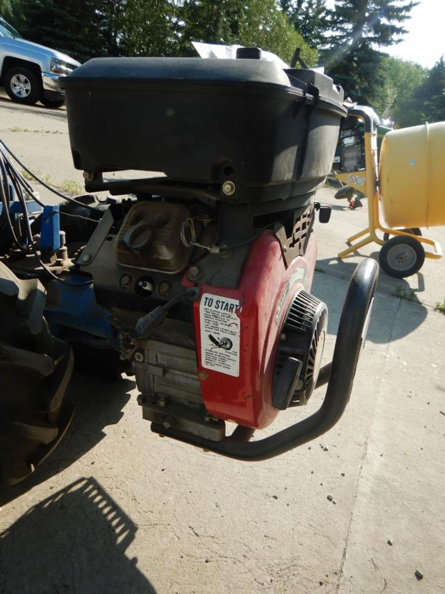 BSC PROFESSIONAL 850 SP REAR TINE ROTOTILLER - 28IN W/ 14HP VANGUARD ENGINE W/ OPTIONAL RIDE ON - Bild 7 aus 11