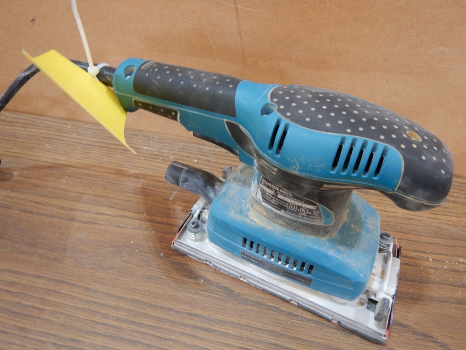 MAKITA FINISHING PAD SANDER