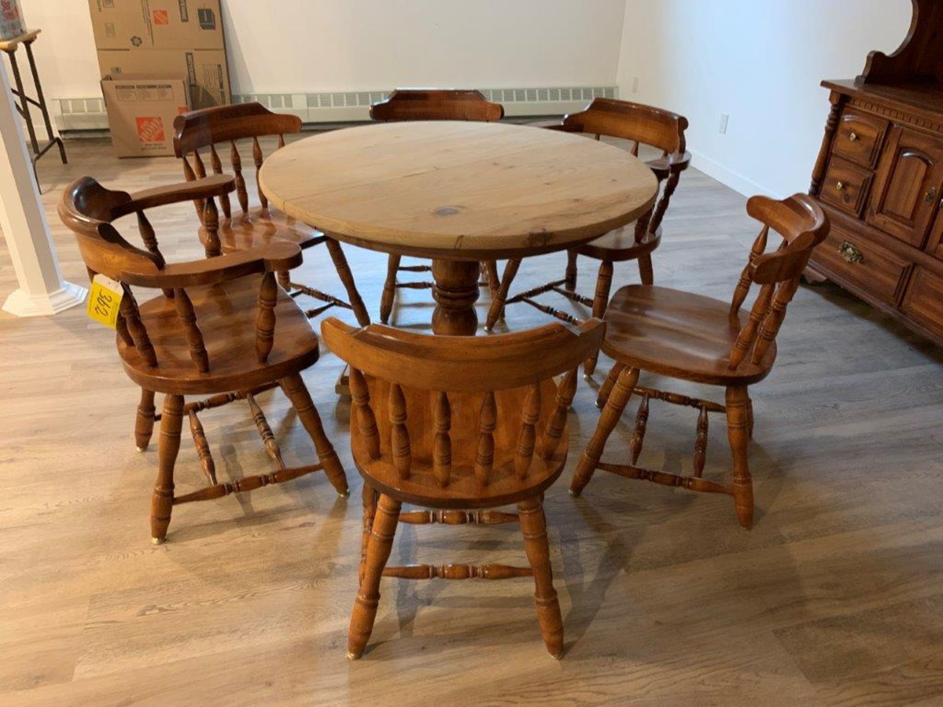 SOLID WOOD 42IN DIA., TABLE WITH 2-LEAVES AND 6-WOODEN CHAIRS TO MATCH, CHINA CABINET - Image 3 of 5