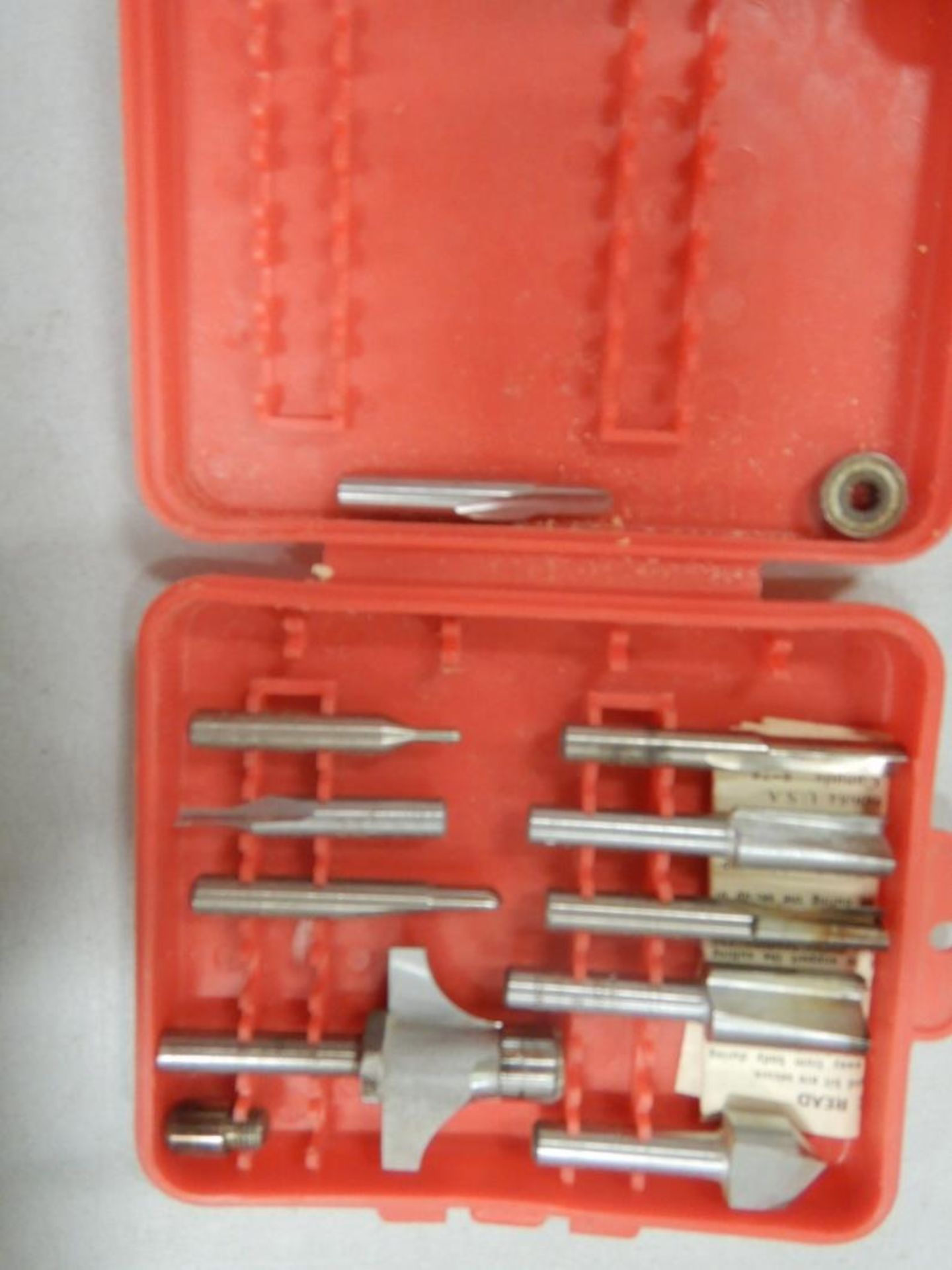 ROUTER BIT SET AND ROUTER DEPTH GAUGES - Image 4 of 5