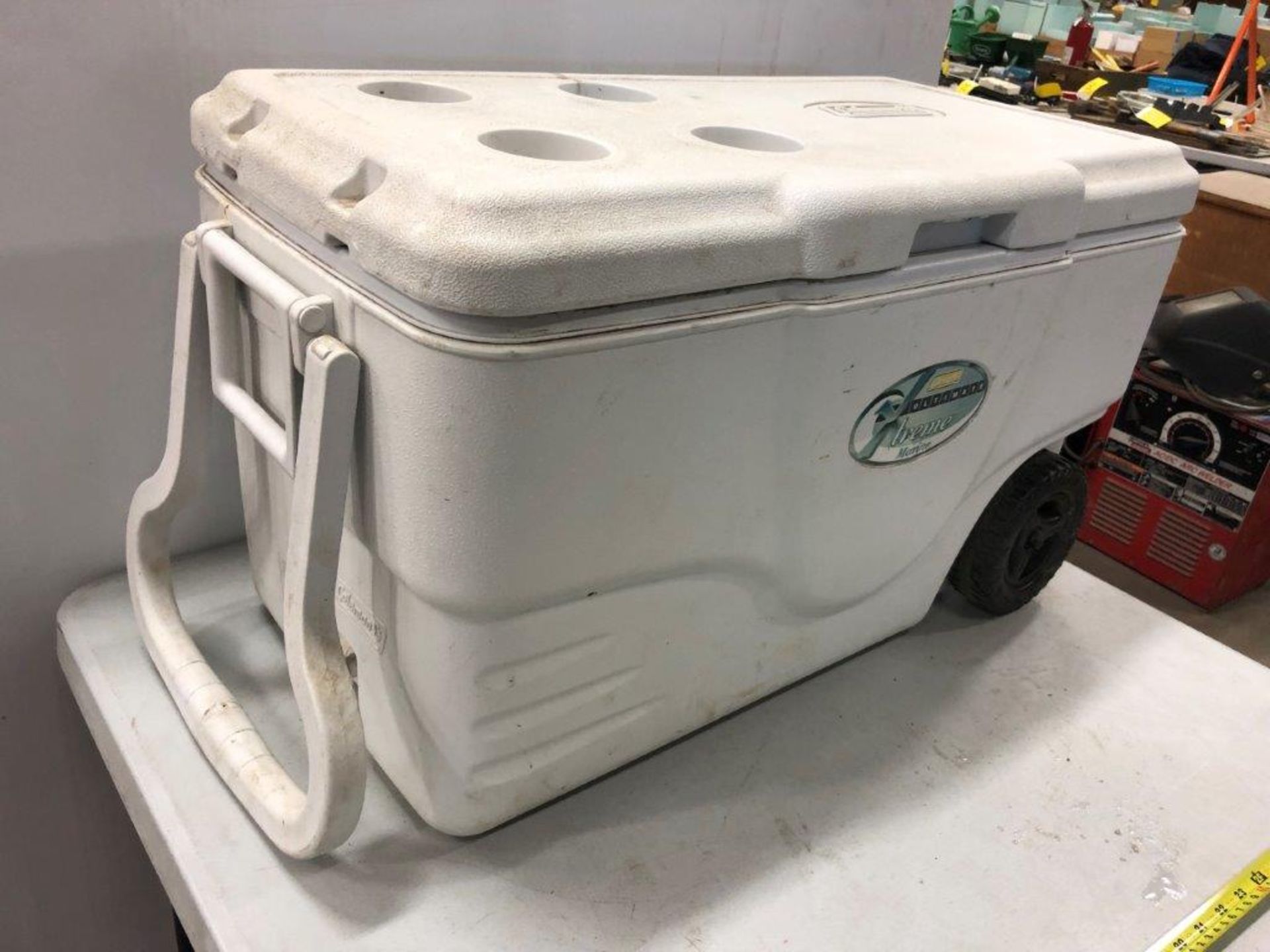 COLEMAN TREME POLY COOLER W/ WHEELS