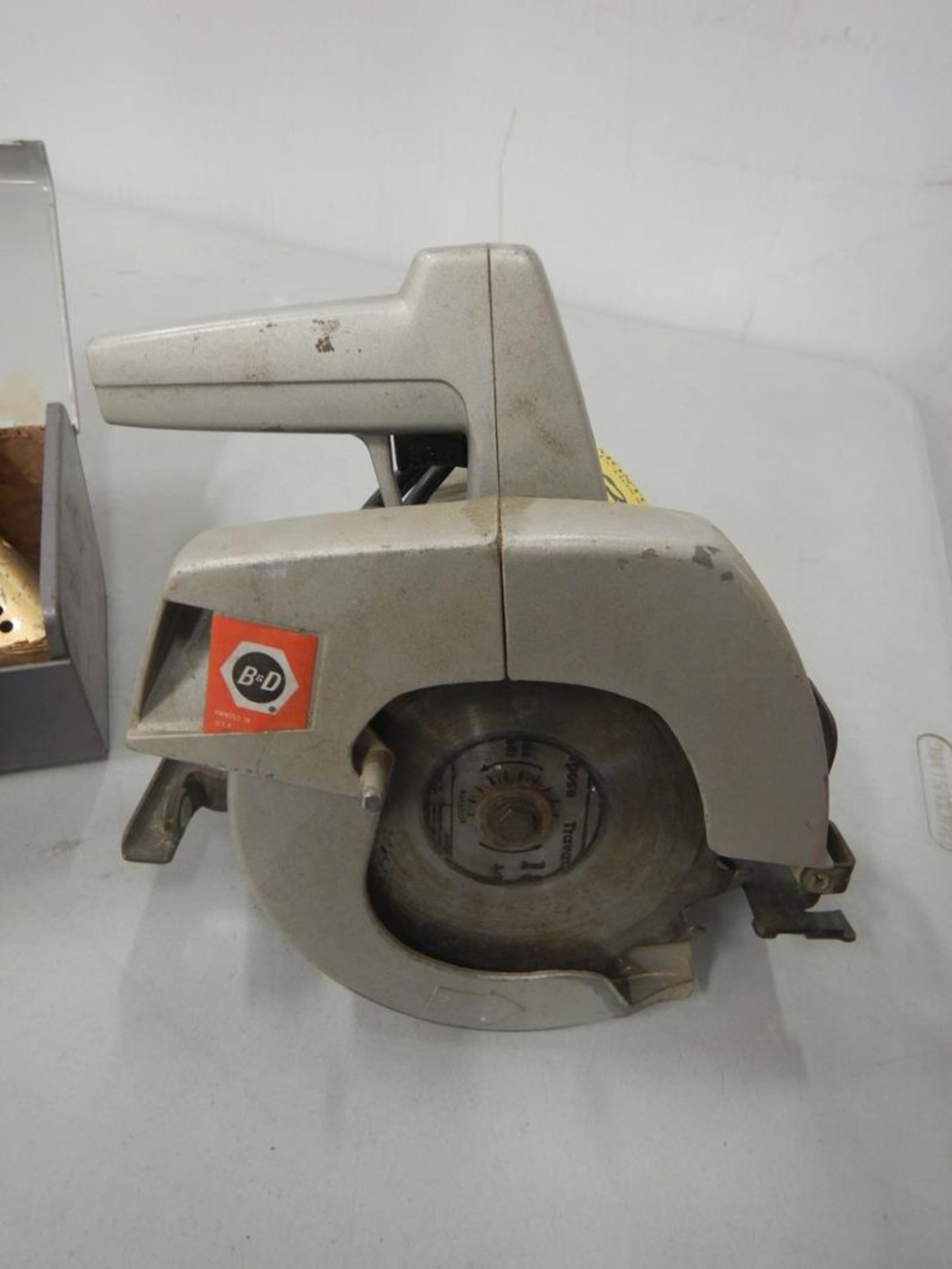 VINTAGE B&D CIRCULAR SAW AND DRILL, DRILL PUMP, ETC. - Image 4 of 11