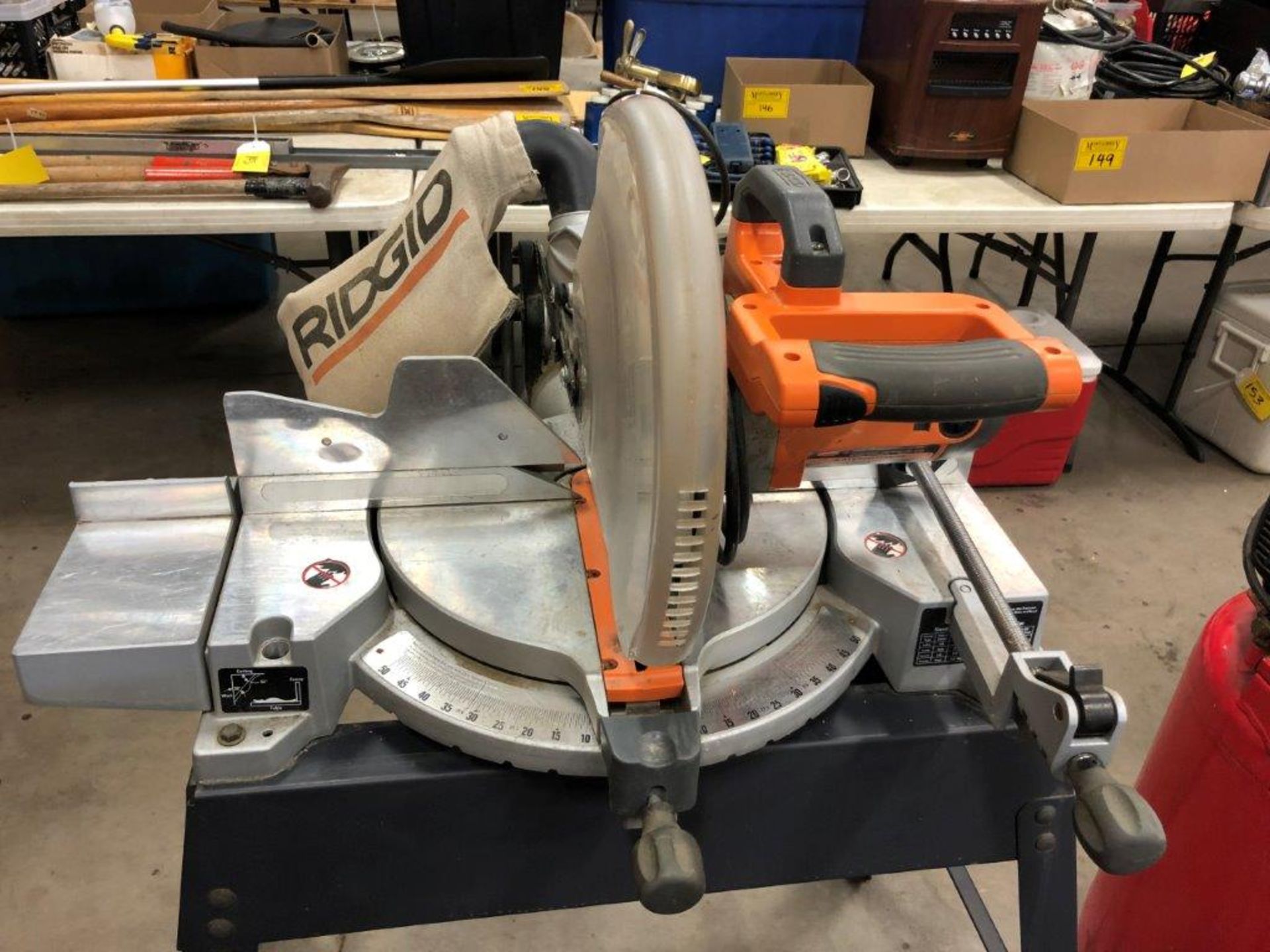 RIDGID 12IN COMPOUND MITRE SAW ON STAND - Image 3 of 3