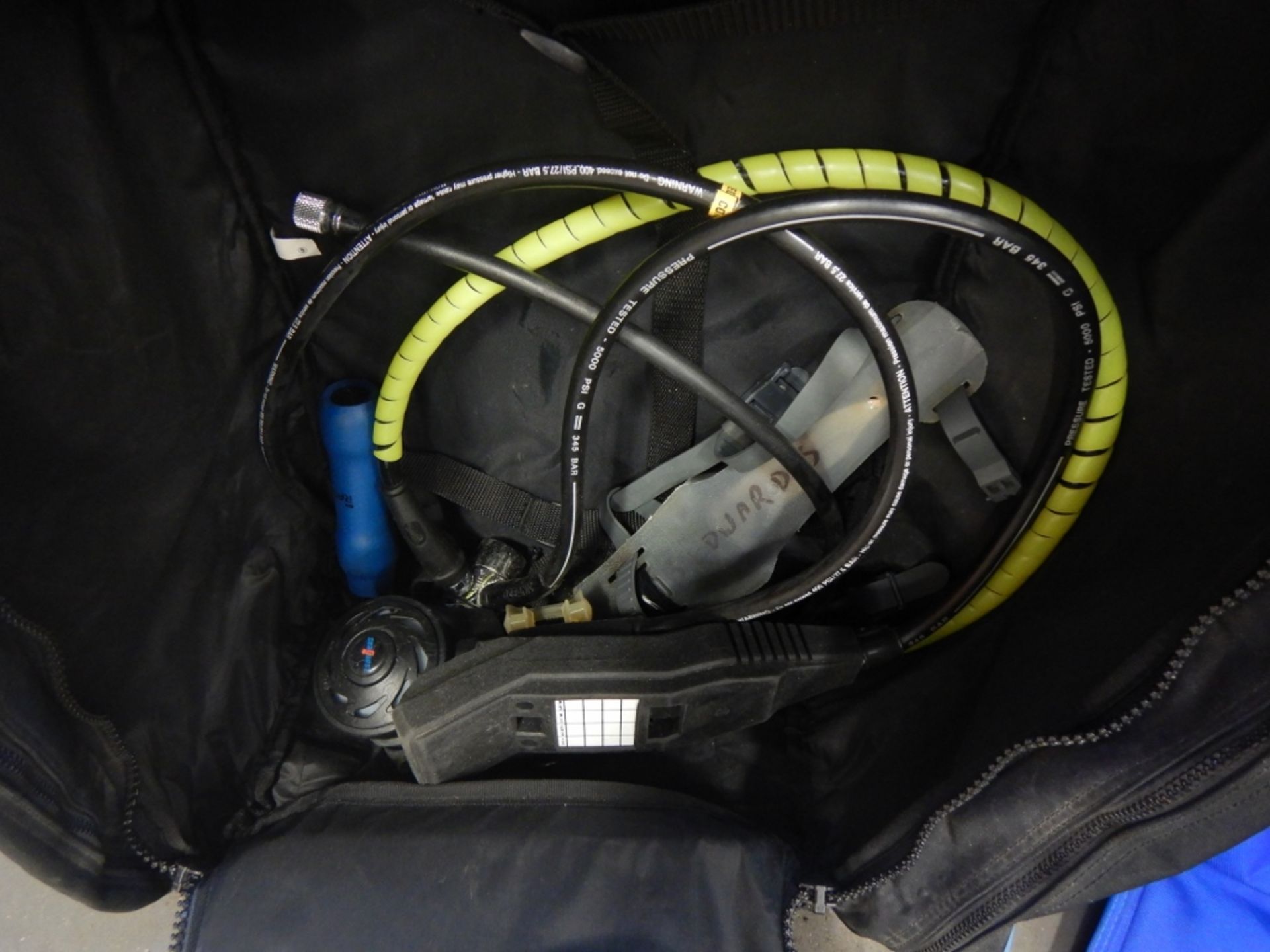 BUOYANCY COMPENSATOR FOR SCUBA TANK - Image 6 of 10