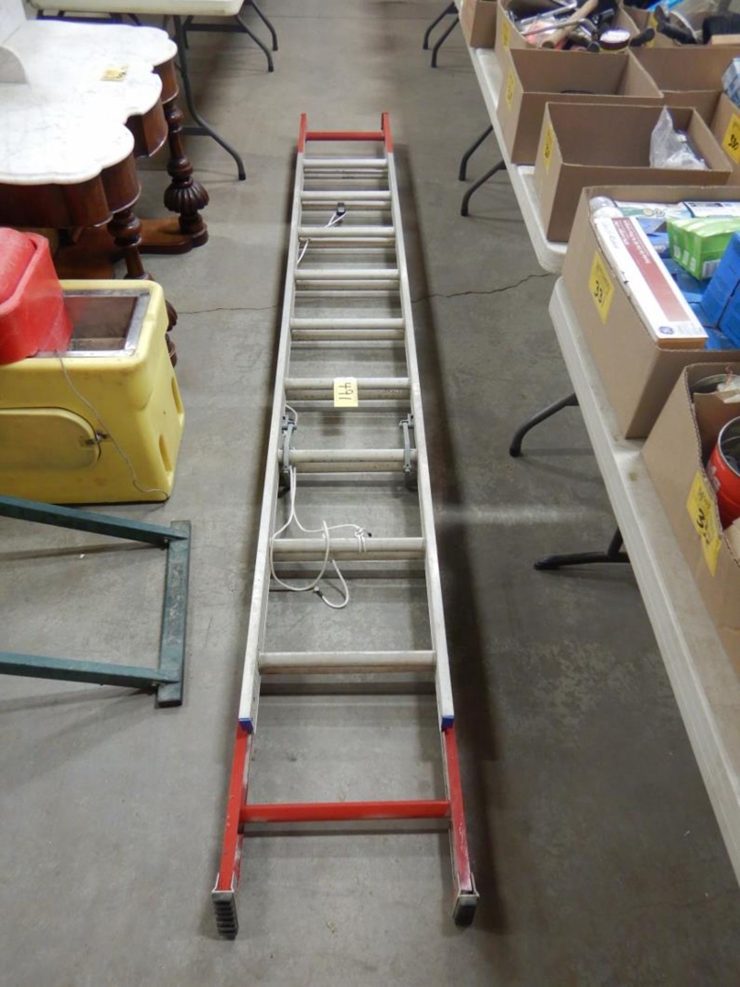 L/O 10FT-18FT ALUMINUM EXTENSION LADDER, 11 FT ALUMINUM LADDER, 6FT ALUMINUM STEP LADDER - Image 3 of 5