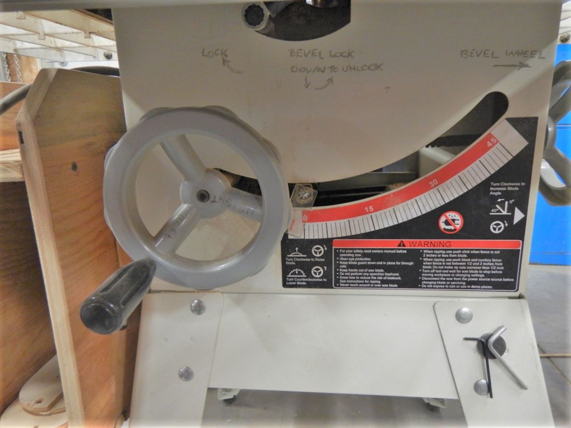 10IN TABLE SAW W/ ALIGN-A-RIP ADJUSTABLE FENCE, 3HP MOTOR - Image 3 of 7