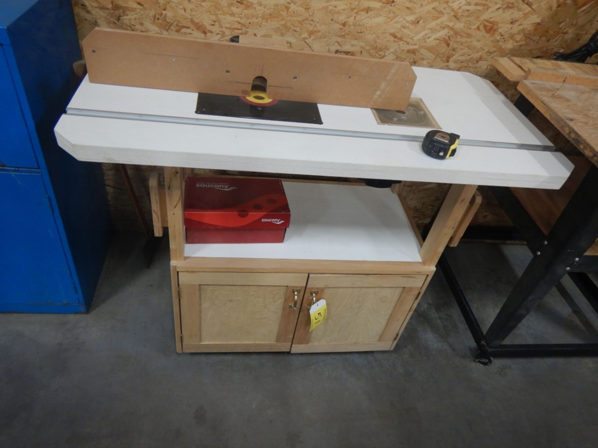 SHOP BUILT DUAL HEAD ROUTER STATION 24INX48IN W/ SKIL CLASSIC PLUNGE ROUTER AND ADJUSTABLE FENCE