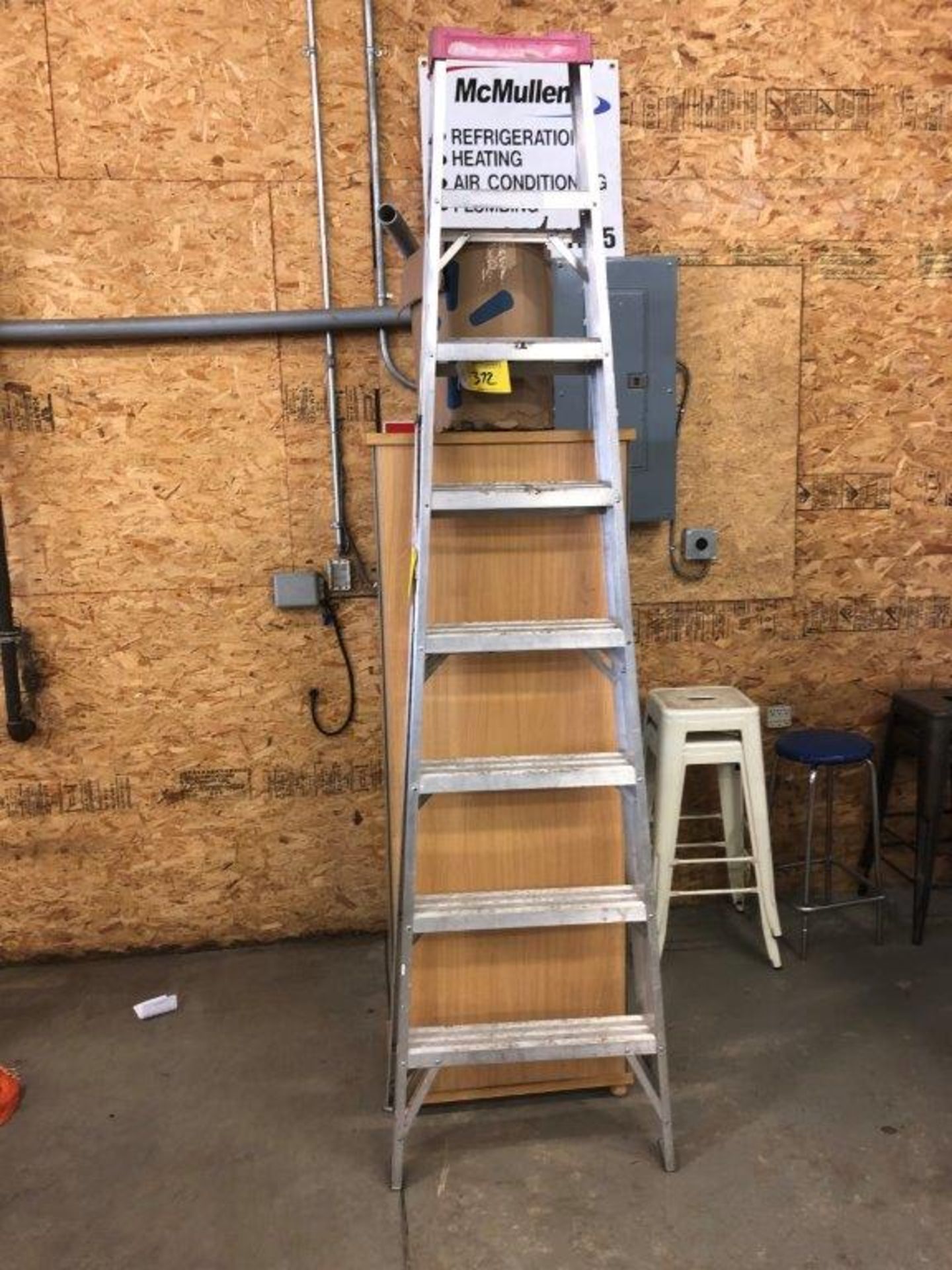 ALUM. 8' STEP LADDER,