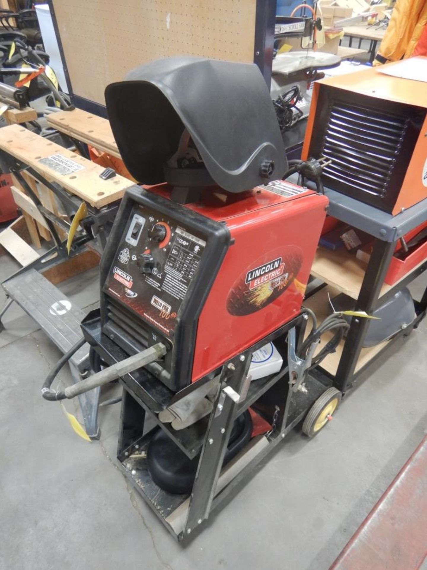 LINCOLN ELECTRIC WELD PAK 100HD MIG WELDER ON CART W/ 2-MASKS - Image 2 of 9