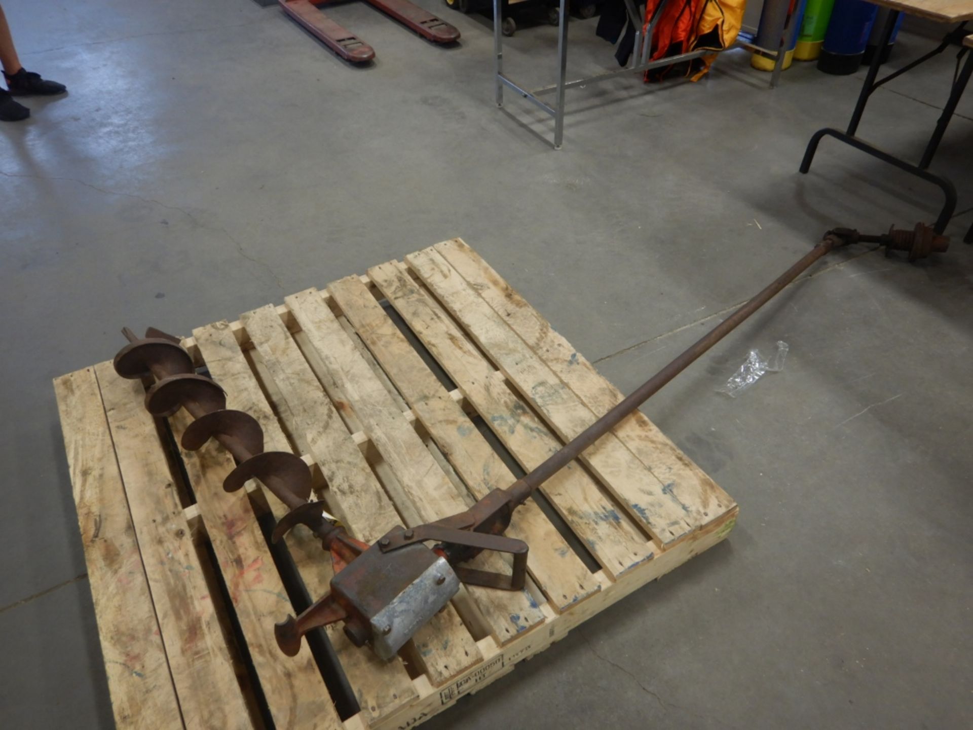 VINTAGE PTO POST HOLE AUGER - Image 2 of 4