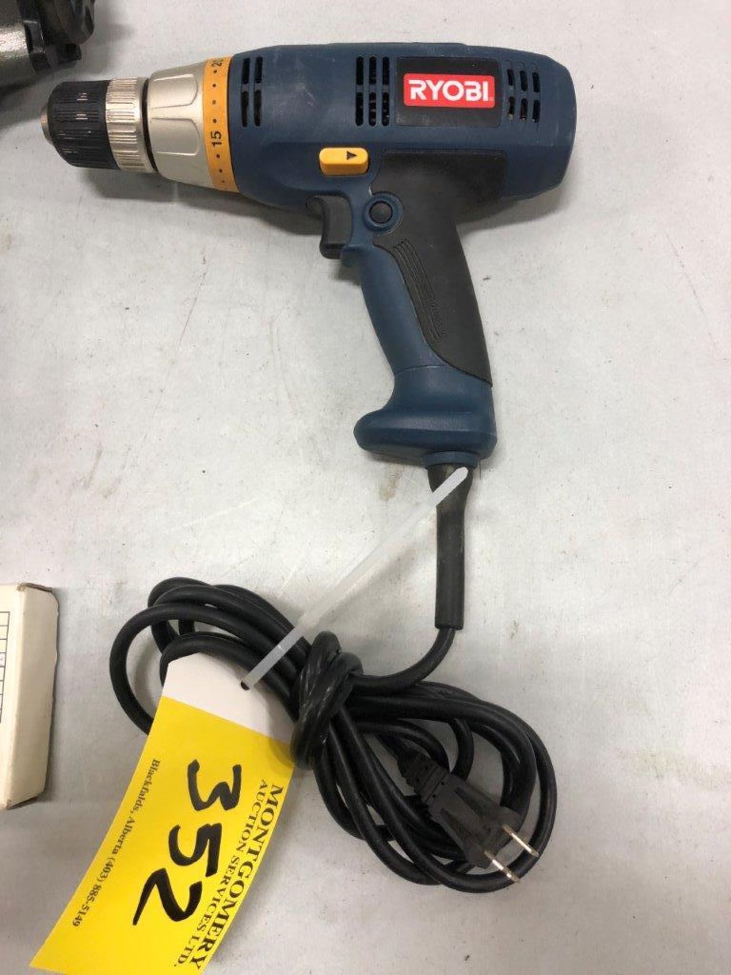 BEX 16 GUAGE 3/4"-2 " AIR BRAD NAILER, BOX 1 1/2:" BRADS, RYOBI 3/8" ELECTRIC DRILL - Image 2 of 3