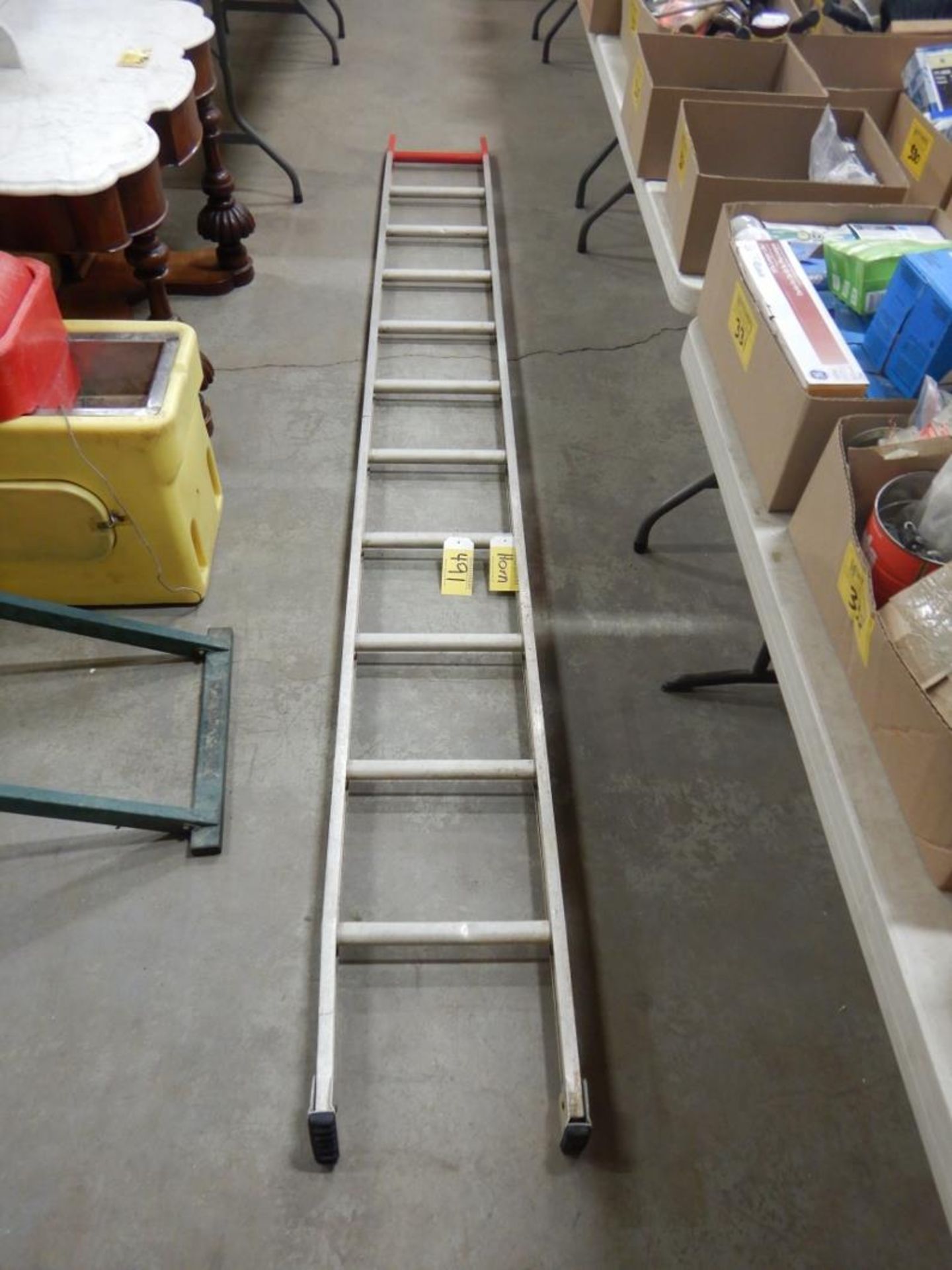 L/O 10FT-18FT ALUMINUM EXTENSION LADDER, 11 FT ALUMINUM LADDER, 6FT ALUMINUM STEP LADDER - Image 2 of 5