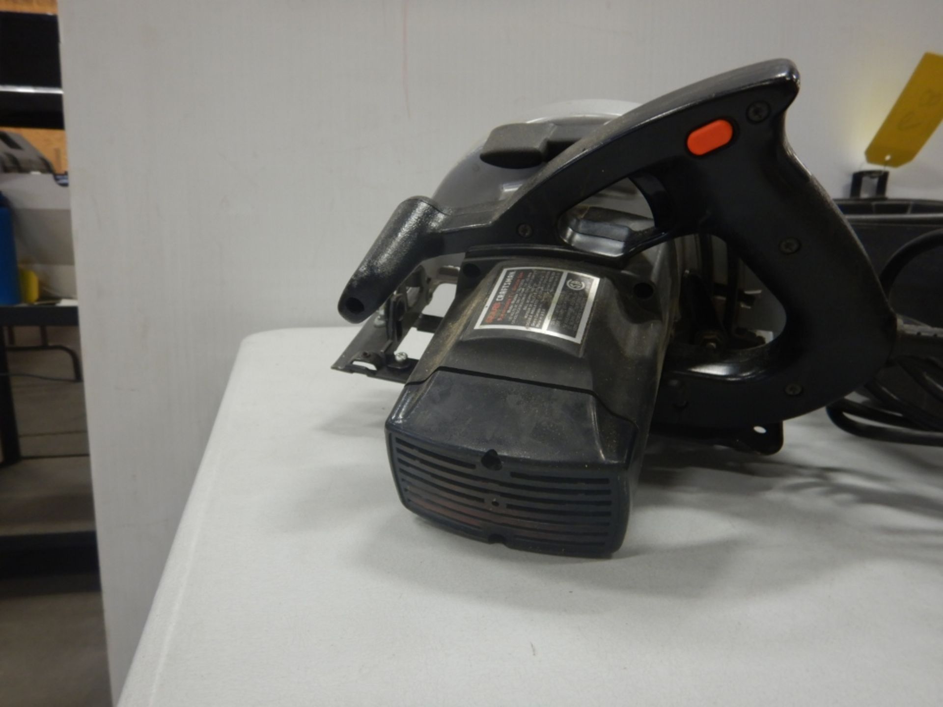 SEARS CRAFTSMEN 900 ELEC. CIRCULAR SAW W/ CASE AND SEARS CRAFTSMEN 7.2V CORDLESS DRILL AND CHARGER - Image 3 of 5