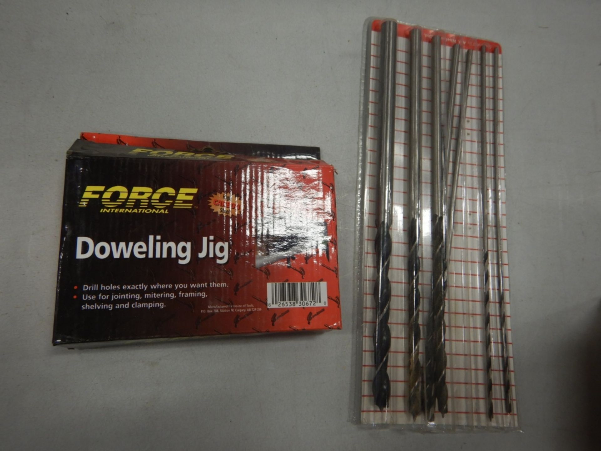 DOWELING JIG, DRILL SHARPENER, AND ASSORTED DRILL BITS - Image 2 of 3