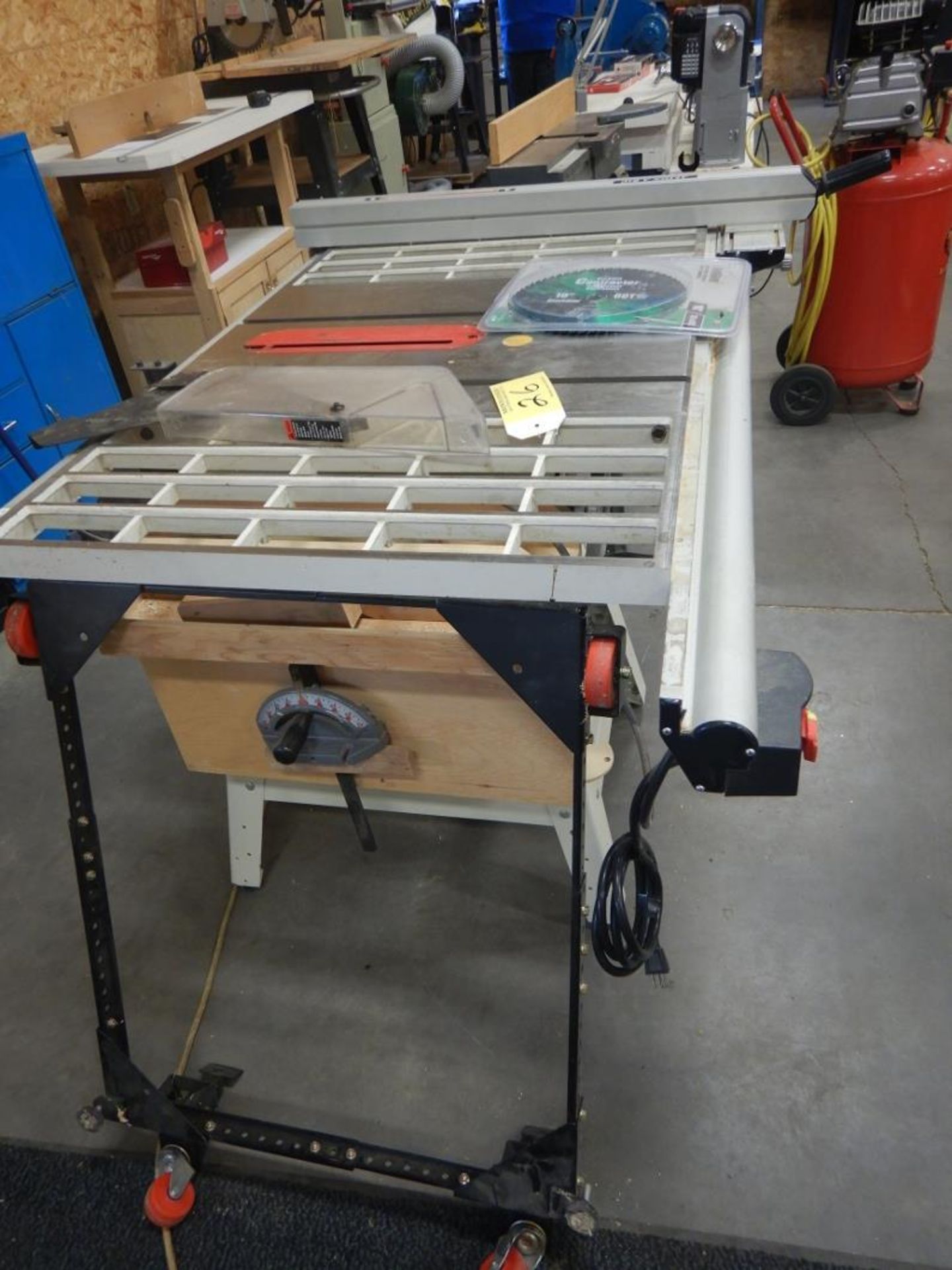 10IN TABLE SAW W/ ALIGN-A-RIP ADJUSTABLE FENCE, 3HP MOTOR - Image 4 of 7