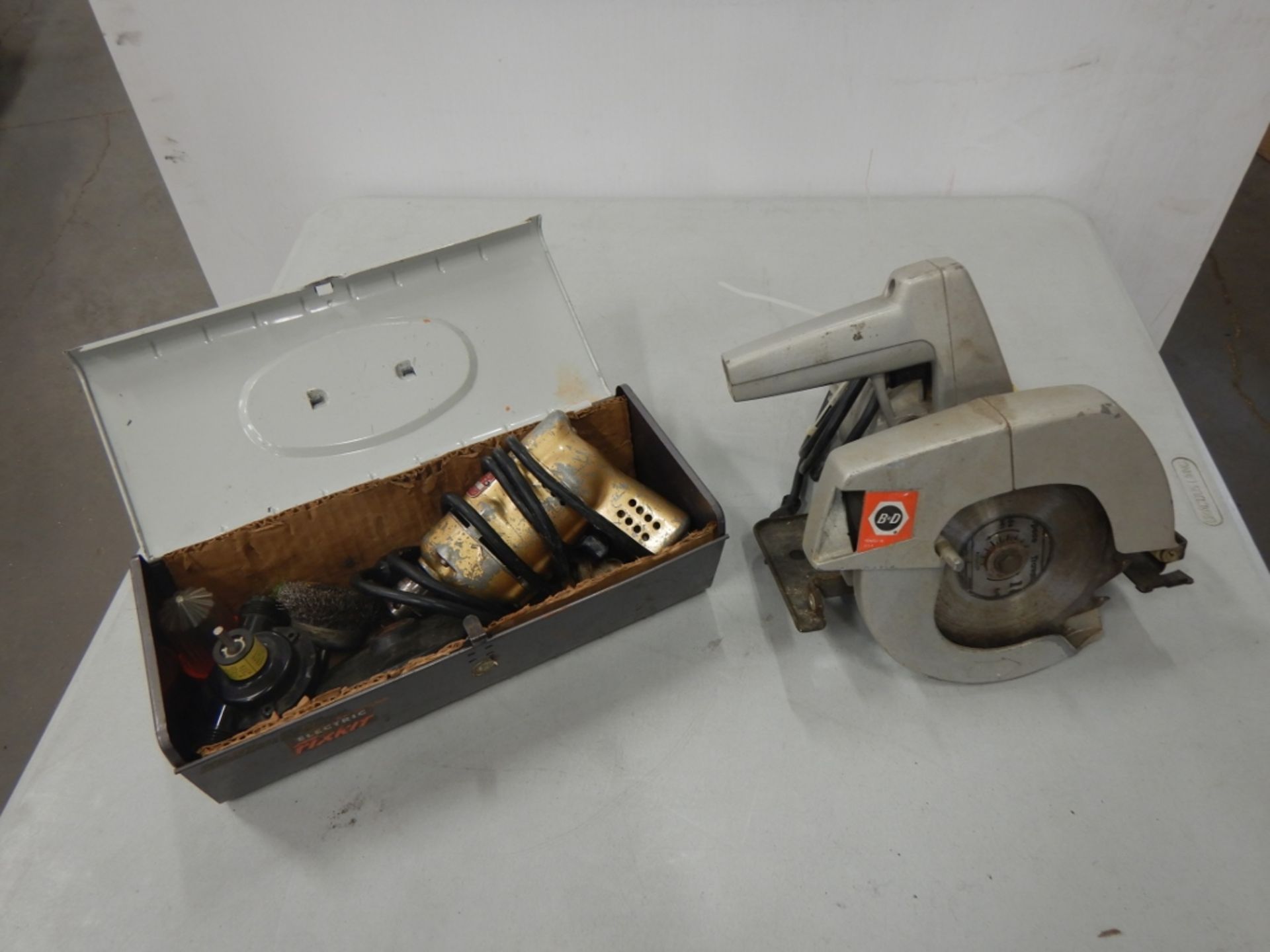 VINTAGE B&D CIRCULAR SAW AND DRILL, DRILL PUMP, ETC. - Image 2 of 11