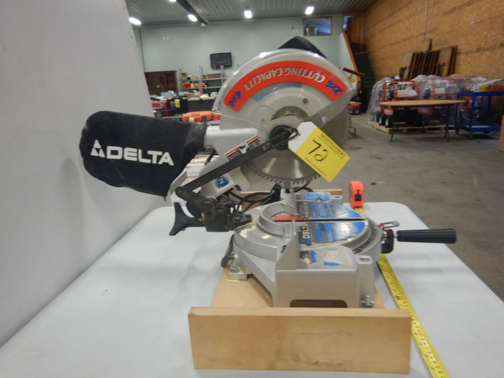 DELTA 10IN COMPOUND MITRE SAW - Image 2 of 2