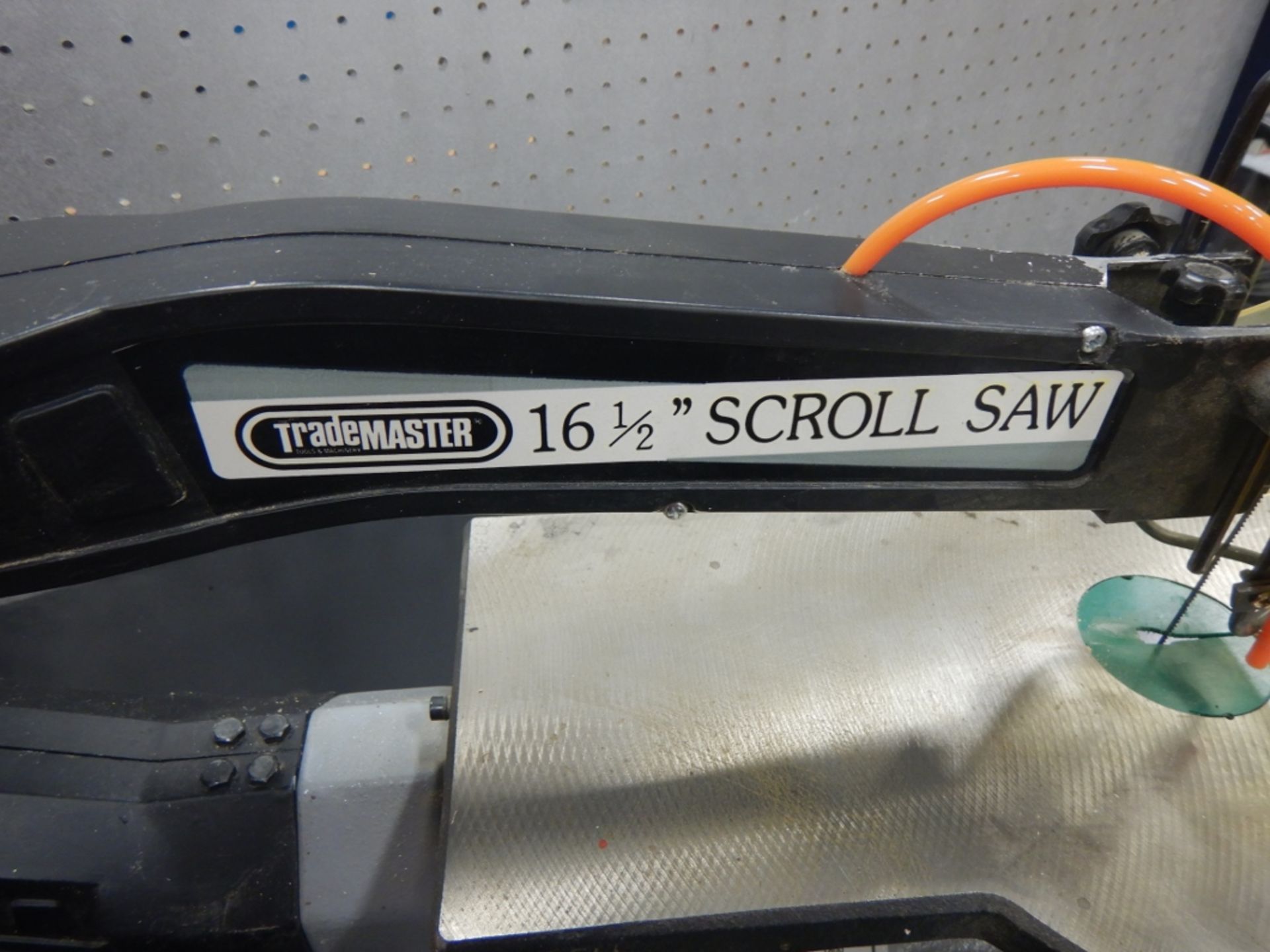 TRADEMASTER 16.5IN SCROLL SAW W/ VARIABLE SPEED - Image 5 of 5