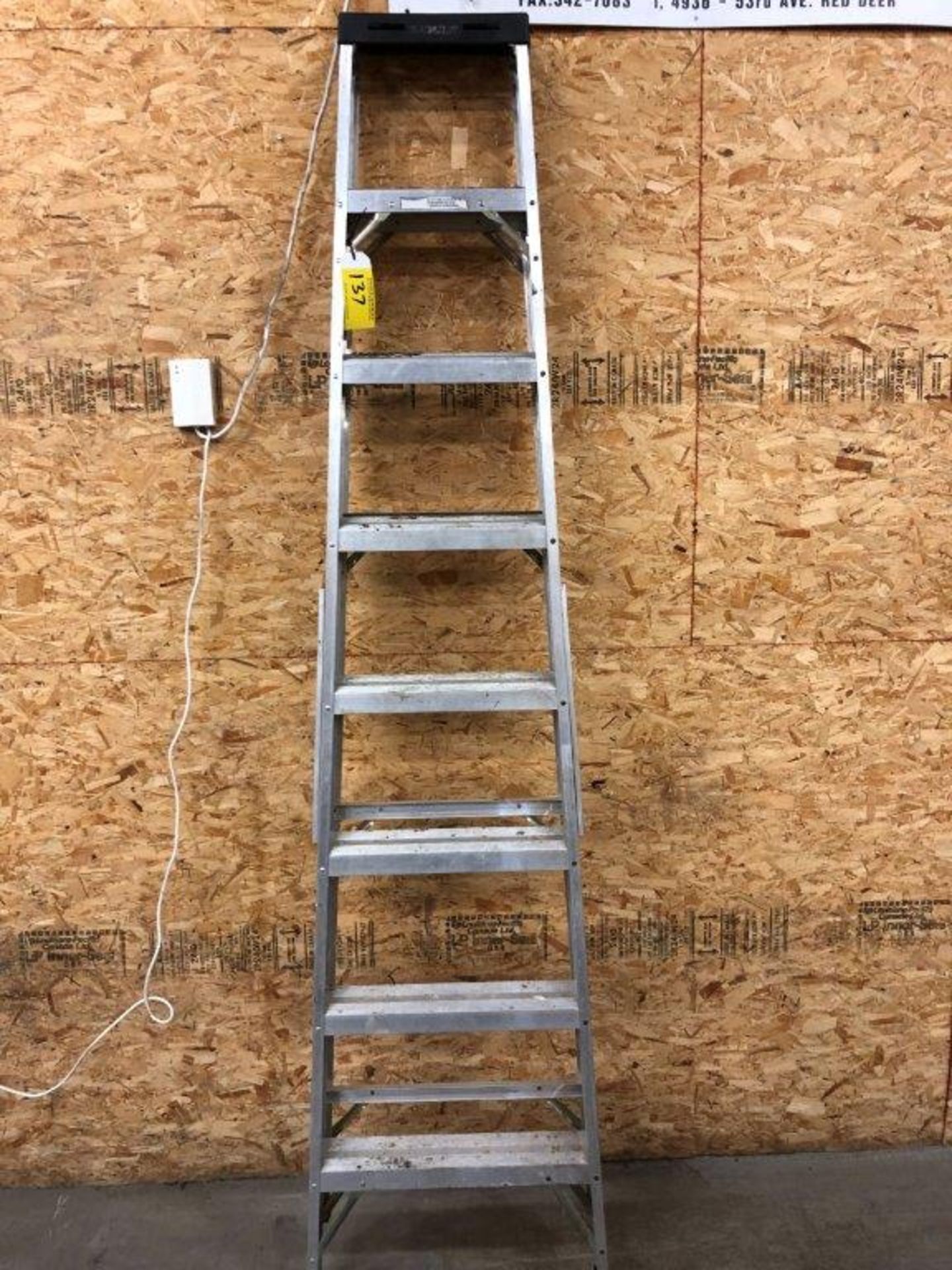 FEATHERLITE 8 FT STEP LADDER