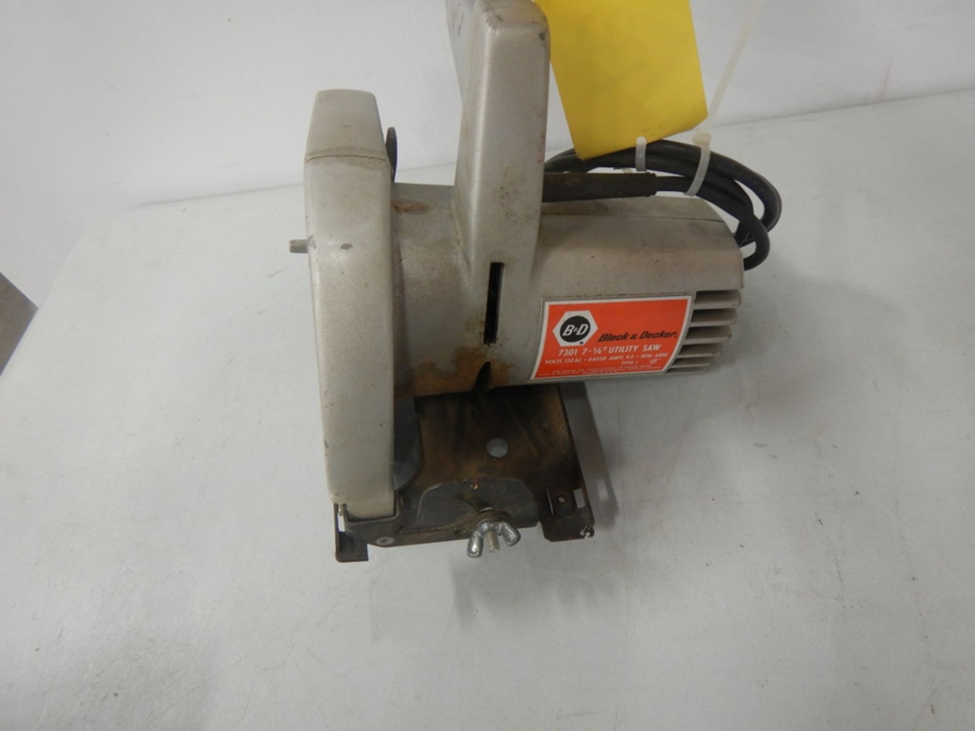 VINTAGE B&D CIRCULAR SAW AND DRILL, DRILL PUMP, ETC. - Image 6 of 11