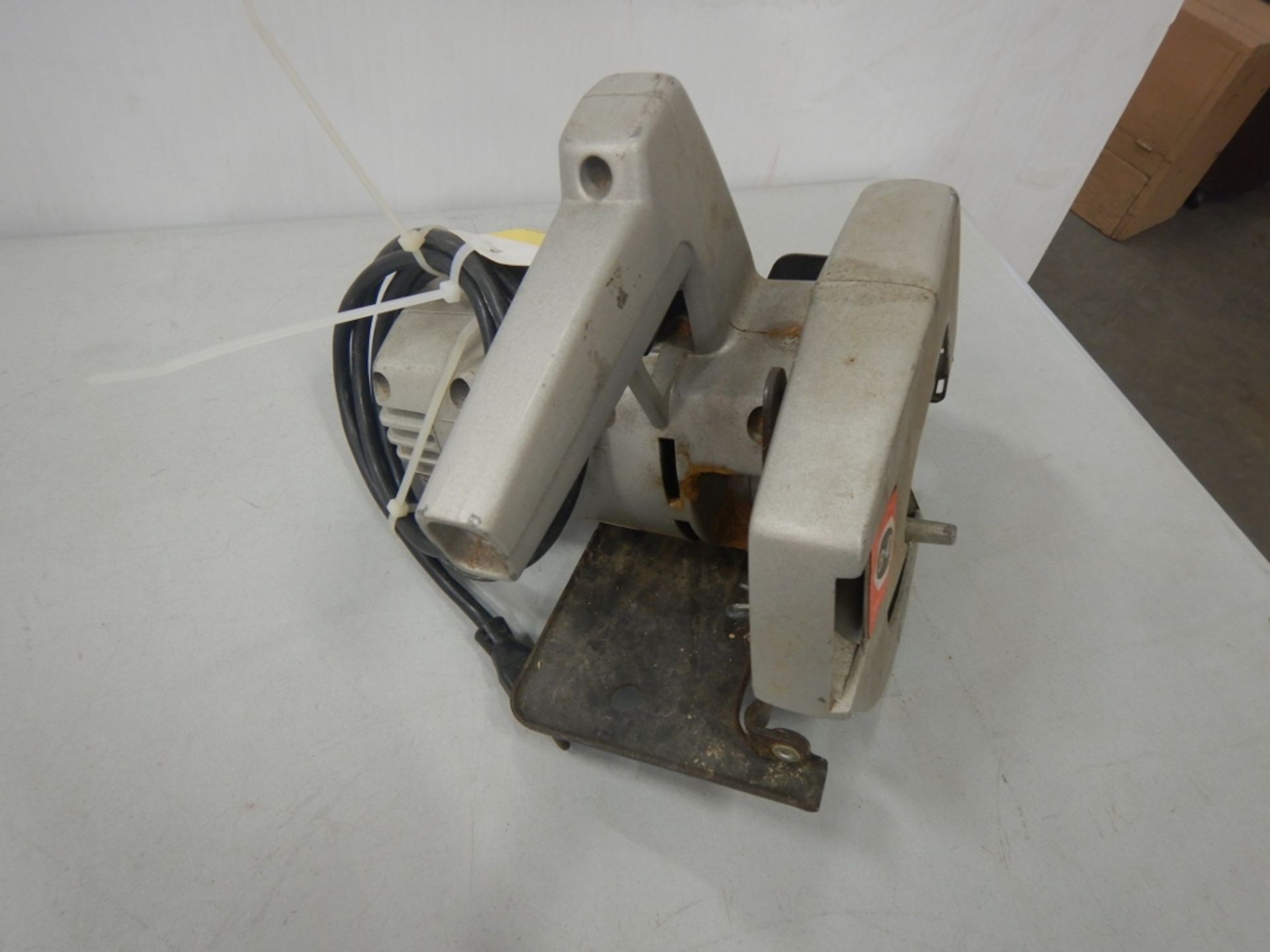 VINTAGE B&D CIRCULAR SAW AND DRILL, DRILL PUMP, ETC. - Image 5 of 11