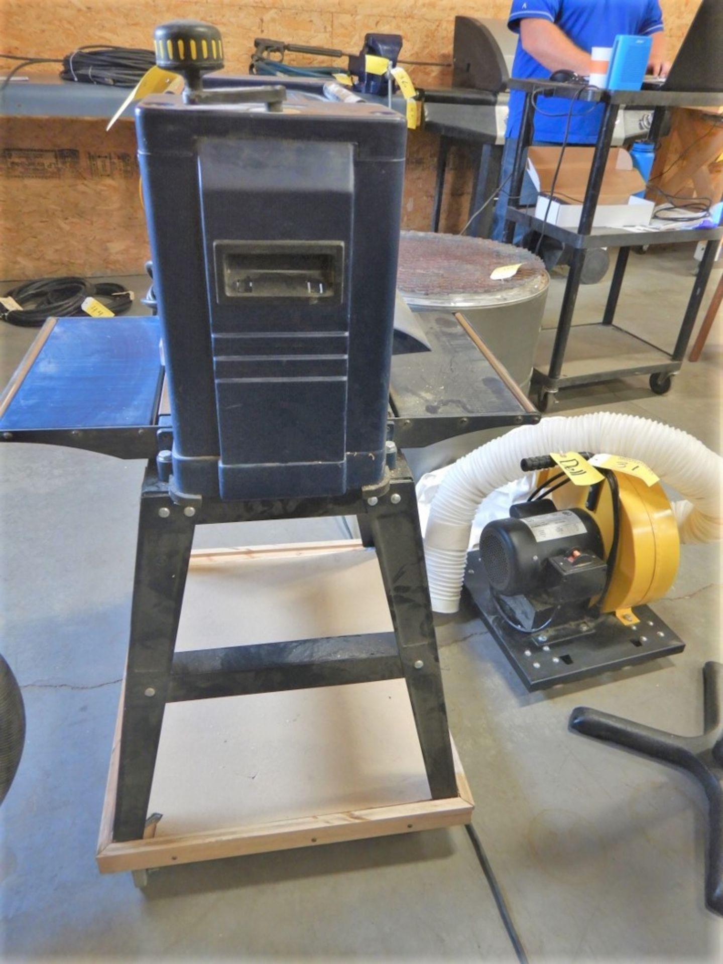 MASTERCRAFT 12.5IN THICKNESS PLANER ON STAND - Image 3 of 6
