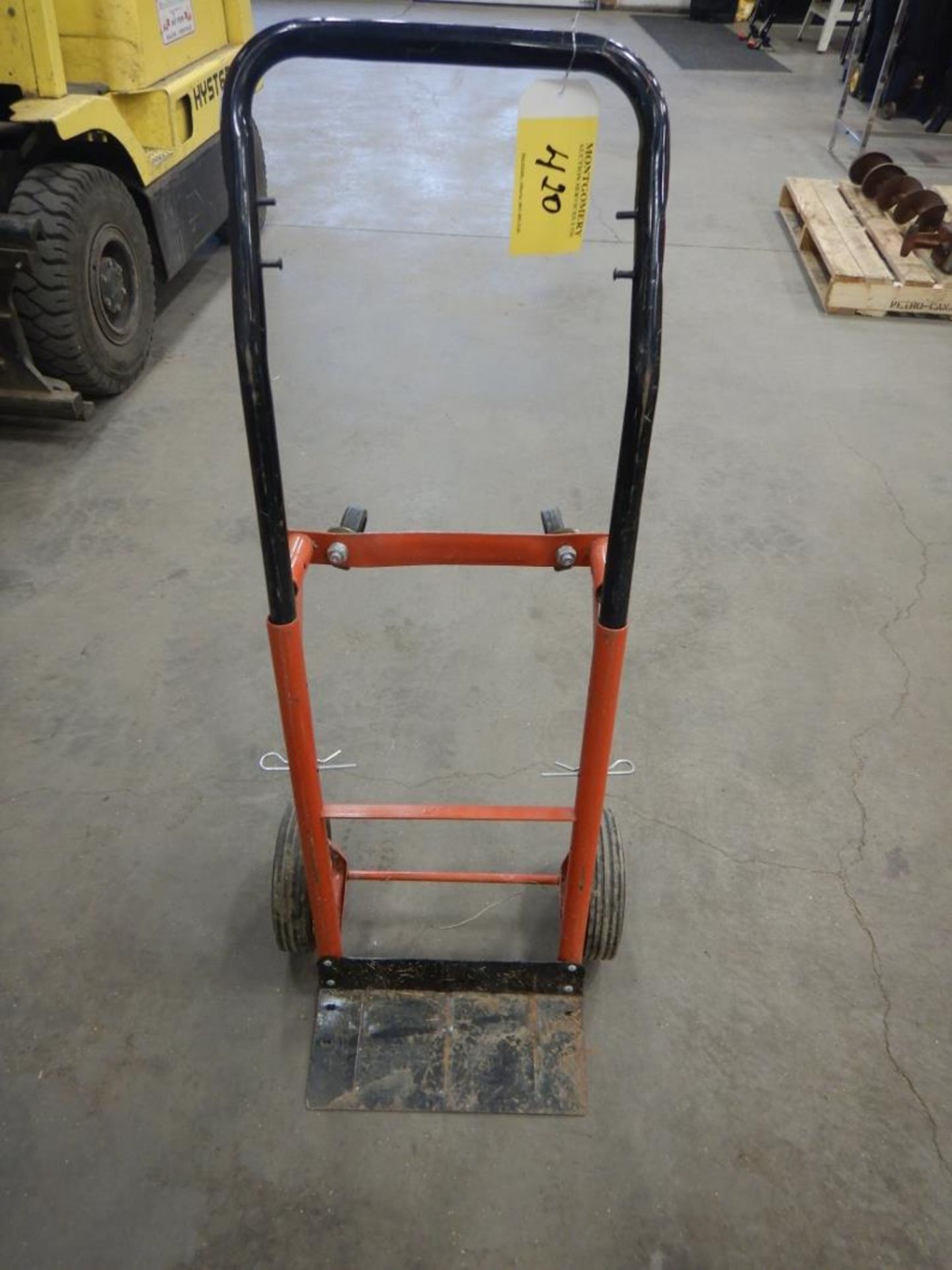 WHEELED HAND TRUCK