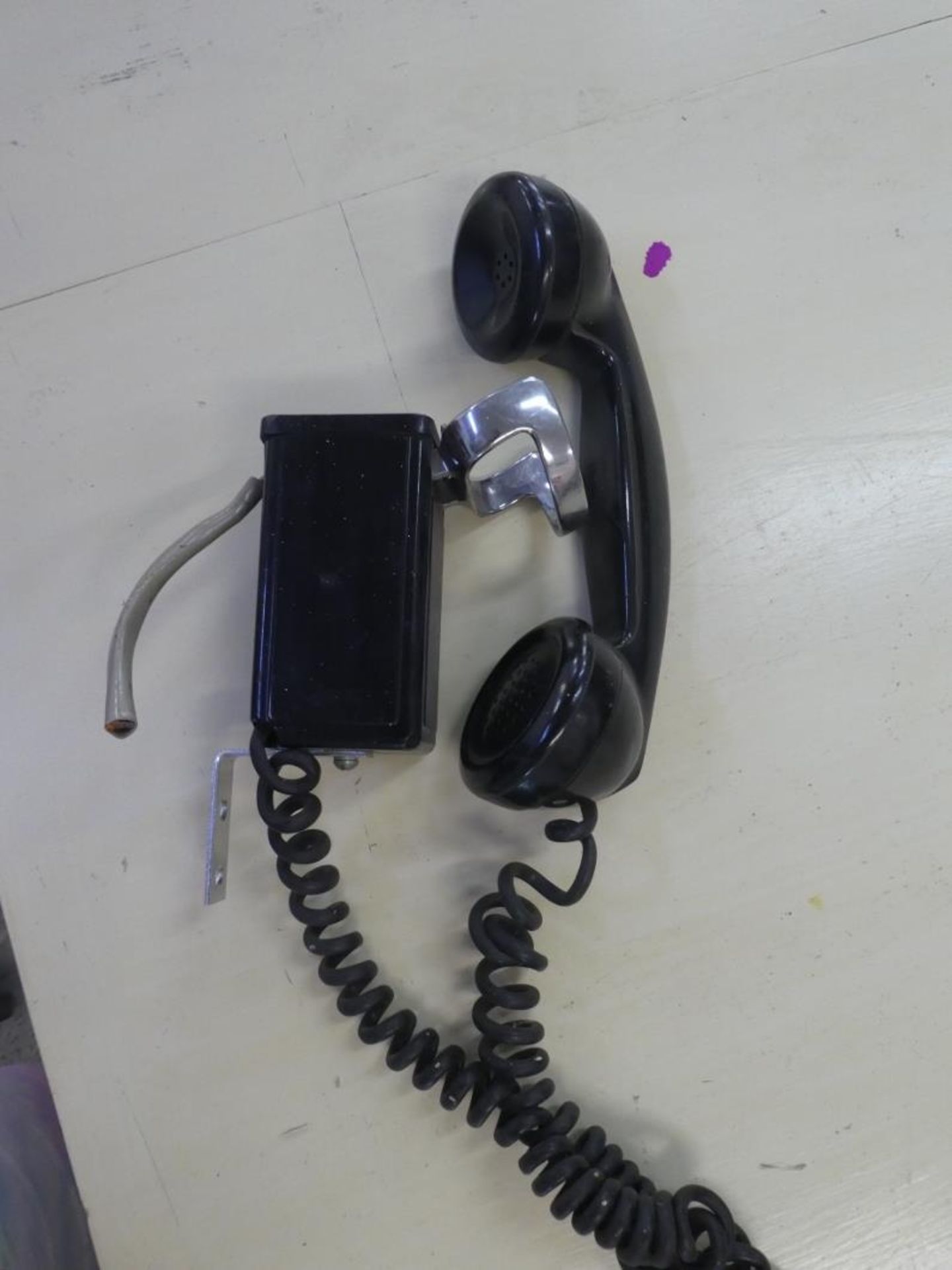 VINTAGE TELEPHONE RECEIVER - Image 2 of 2