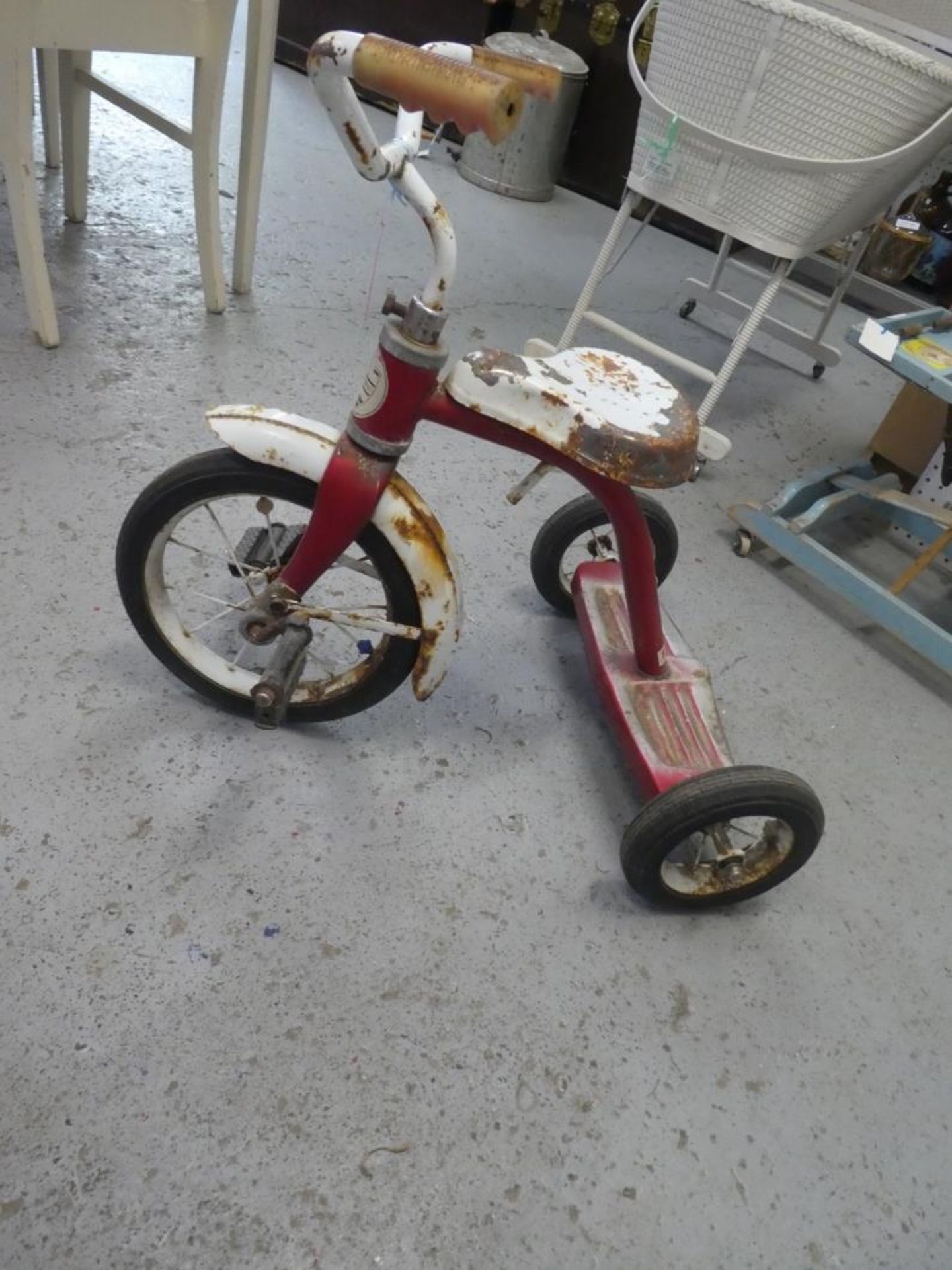 HIAWATHA CHILD'S TRICYCLE - Image 2 of 3