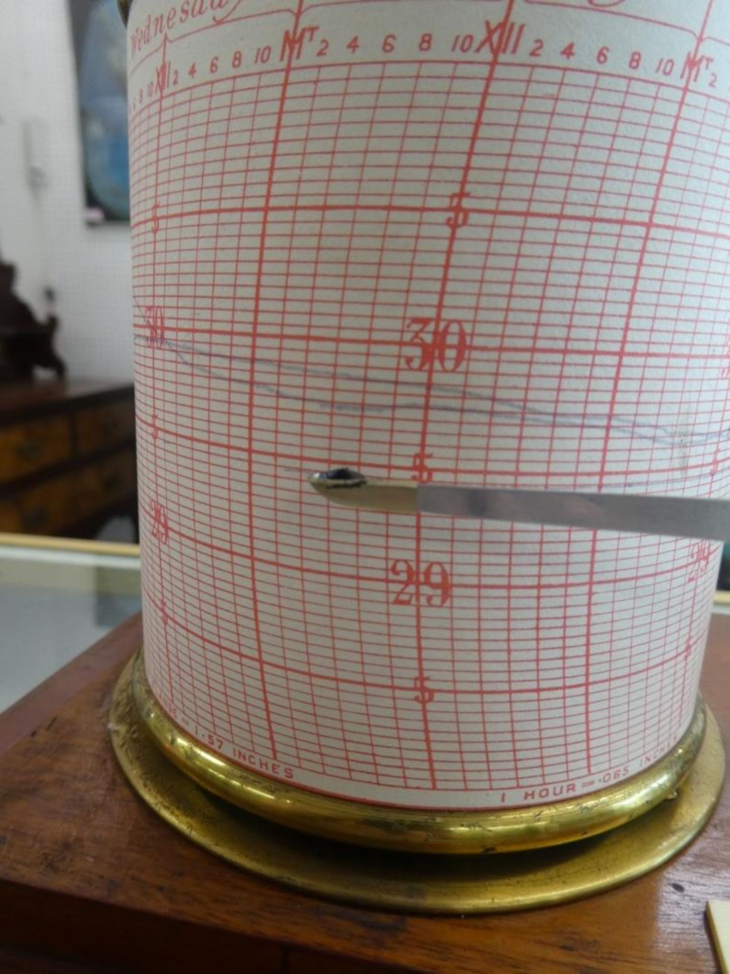 SHORT & MASON BAROGRAPH CA. 1920'S W/EXTRA CHARTS - Image 3 of 4