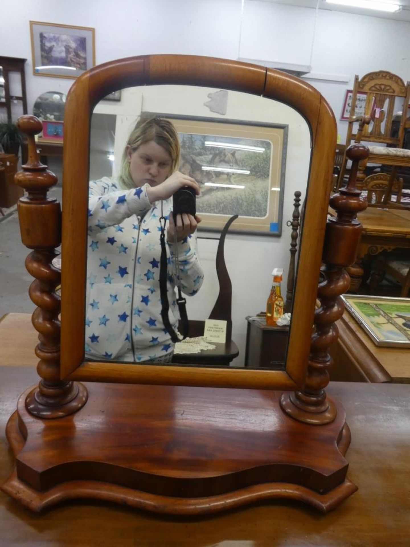 VICTORIAN MAHOGANY BARLEY TWIST SHAVING MIRROR - Image 3 of 3