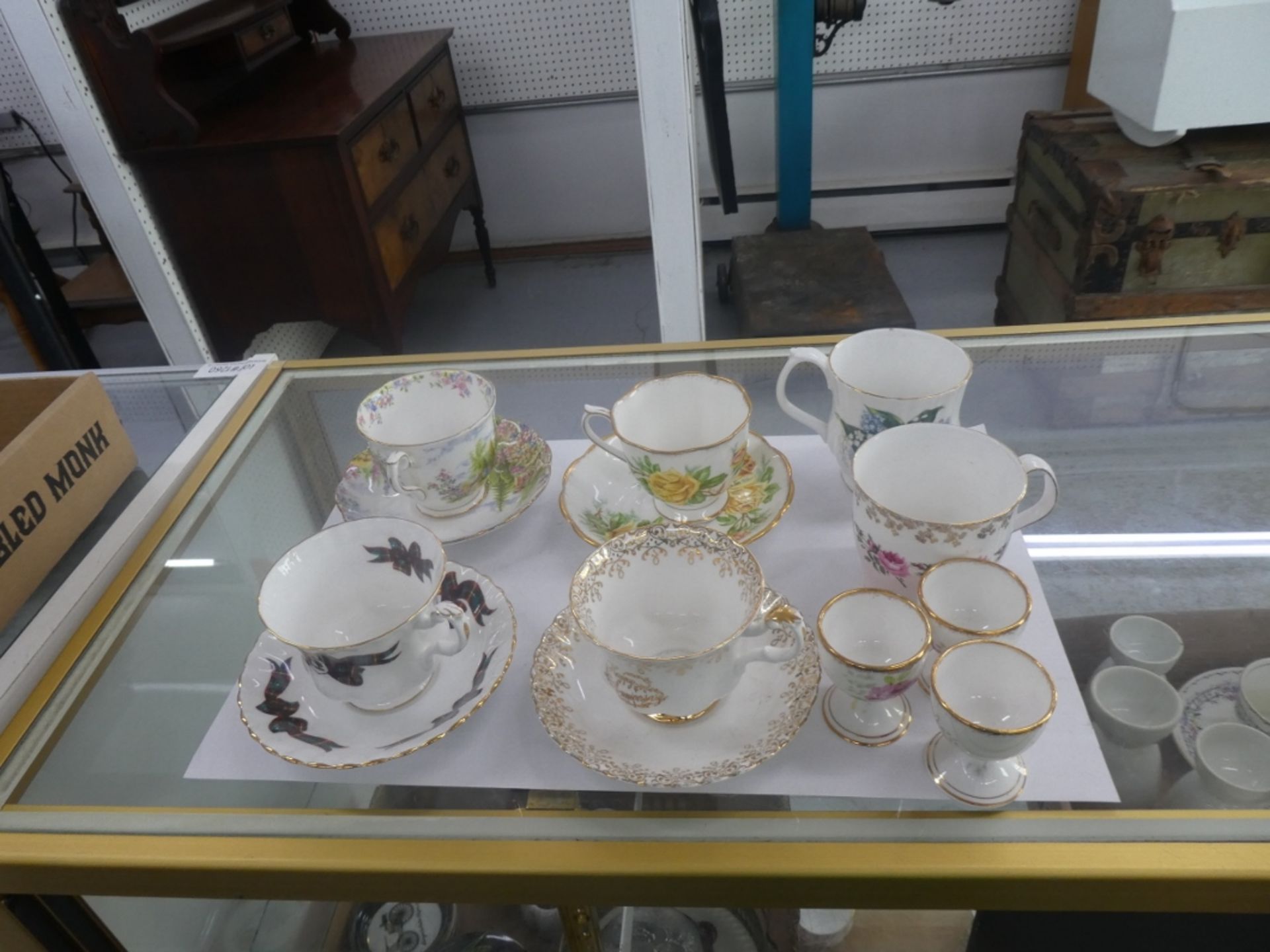 ROYAL ALBERT - 3 EGG CUPS, 2 MUGS & 4 CUPS & SAUCERS