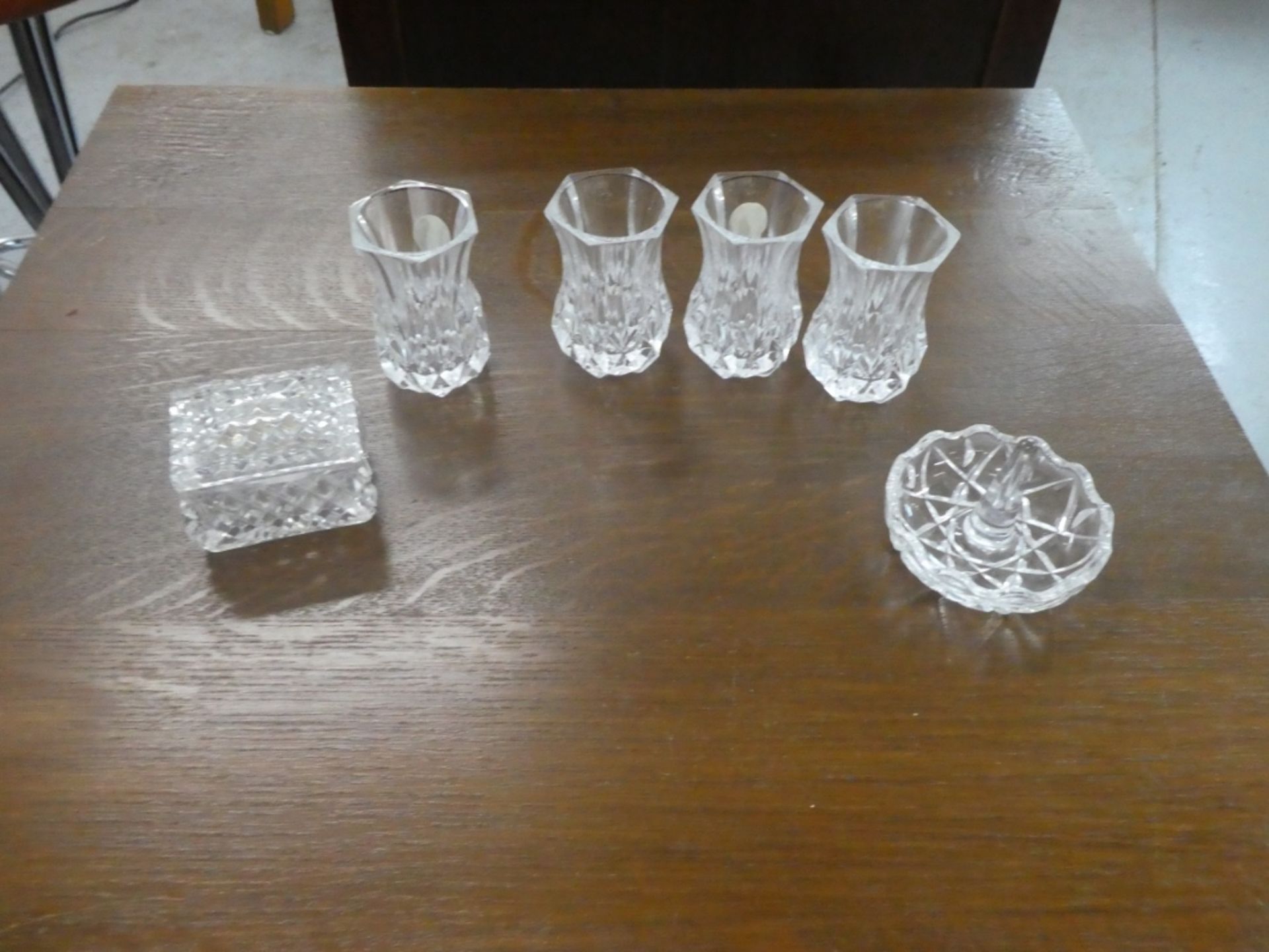 4 SMALL CRYSTAL VASES, CRYSTAL TRICKET BOX & CRYSTAL RING HOLDER