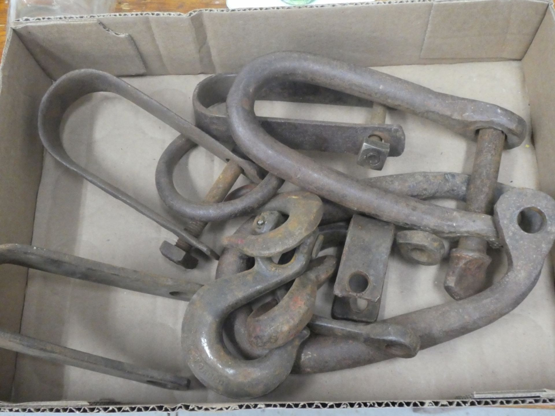 BOX OF VINTAGE CLEVIS'S & CHAIN HOOKS