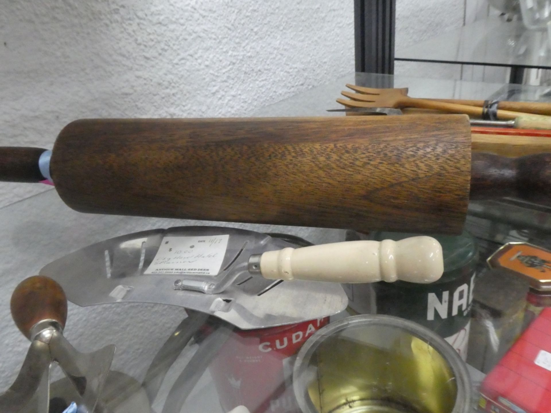 ROLLING PIN, 2 BREAD KNIVES, ETC. - Image 3 of 6