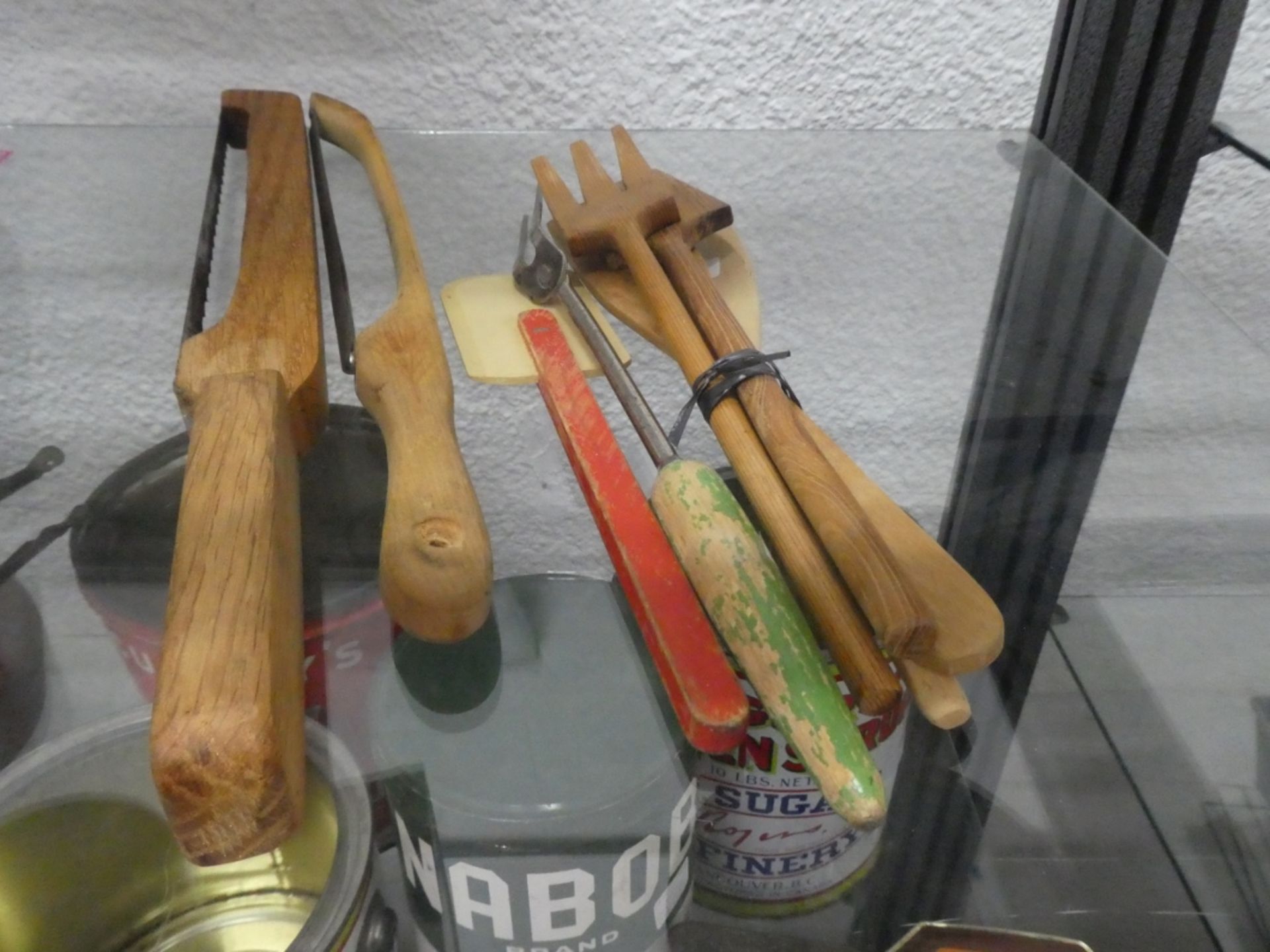 ROLLING PIN, 2 BREAD KNIVES, ETC. - Image 2 of 6