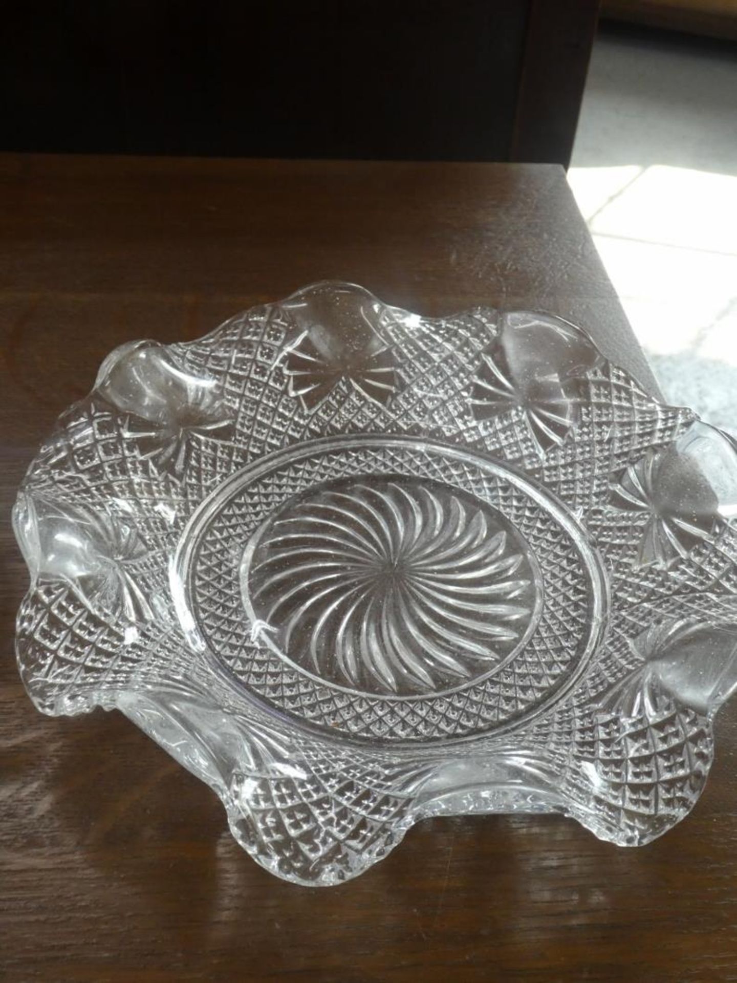 HAND BLOWN CUERT, DEPESSION GLASS DISH & VASE - Image 4 of 4