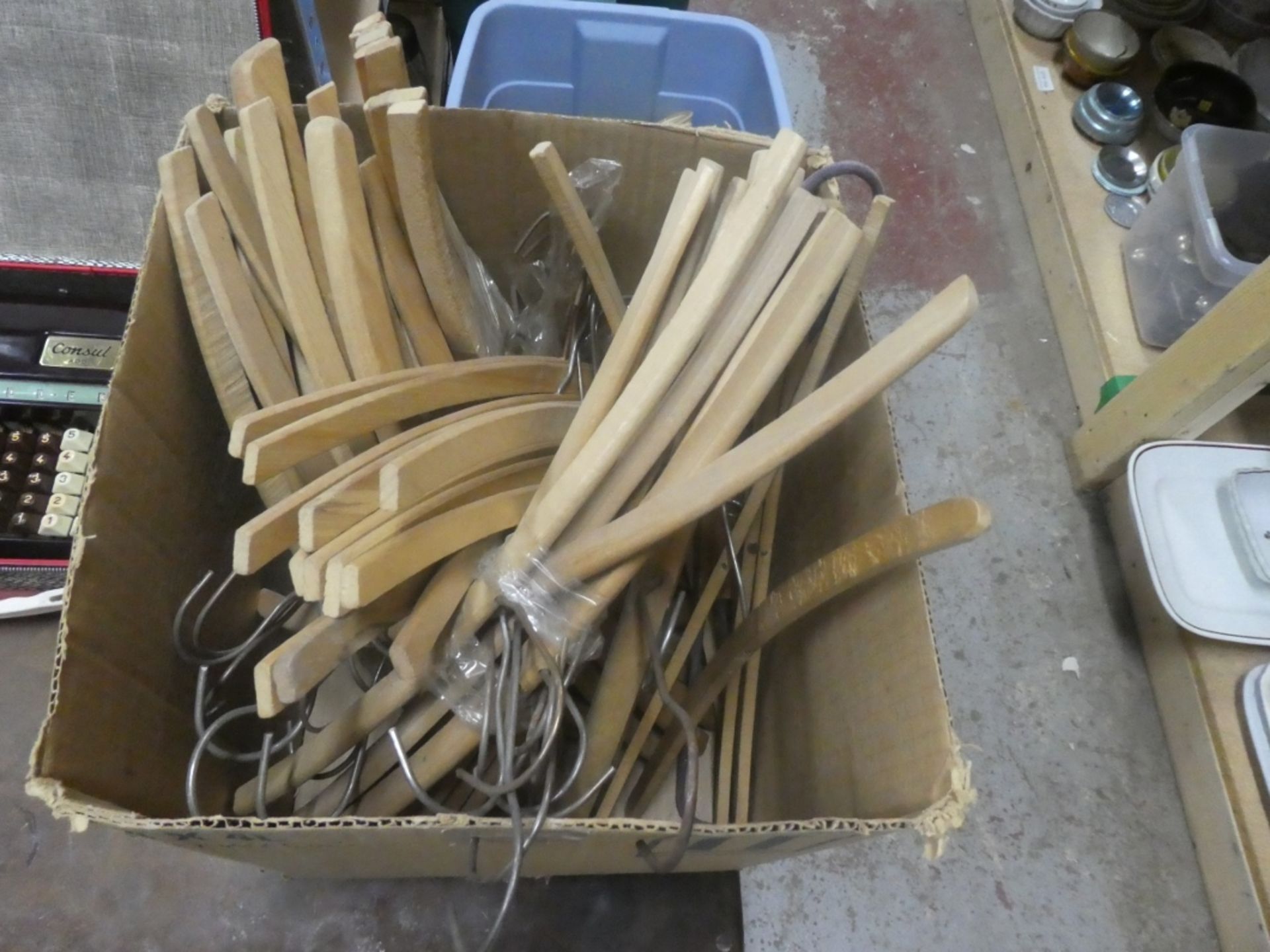 BOX OF VINTAGE CLOTHES HANGERS & TUB OF LAMP SHADES