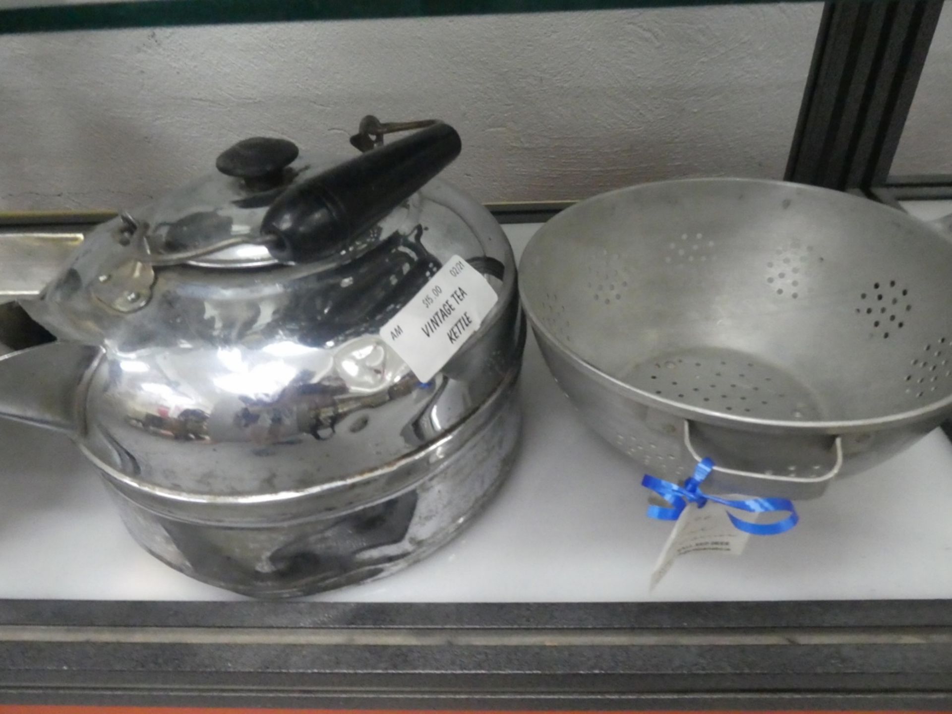 DOUBLE BOILER, 3 STRAINERS, SMALL ROASTER, KETTLE & FOOTED PAN - Image 4 of 5