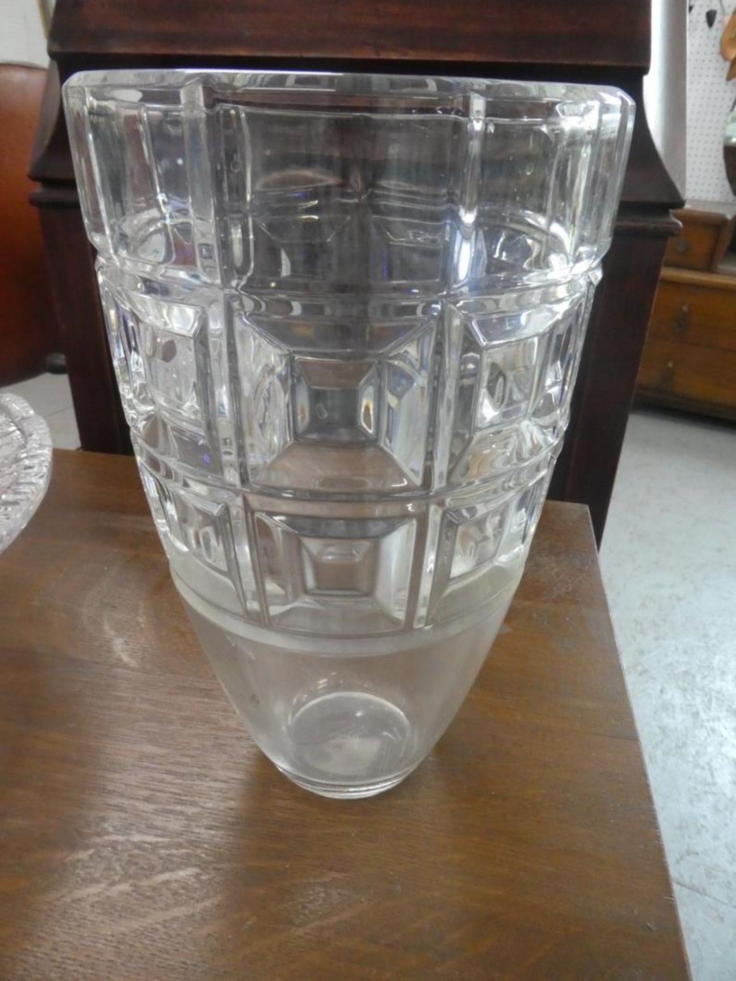 CRYSTAL FRUIT BOWL 12" & CRYSTAL VASE 9.5" - Image 5 of 5